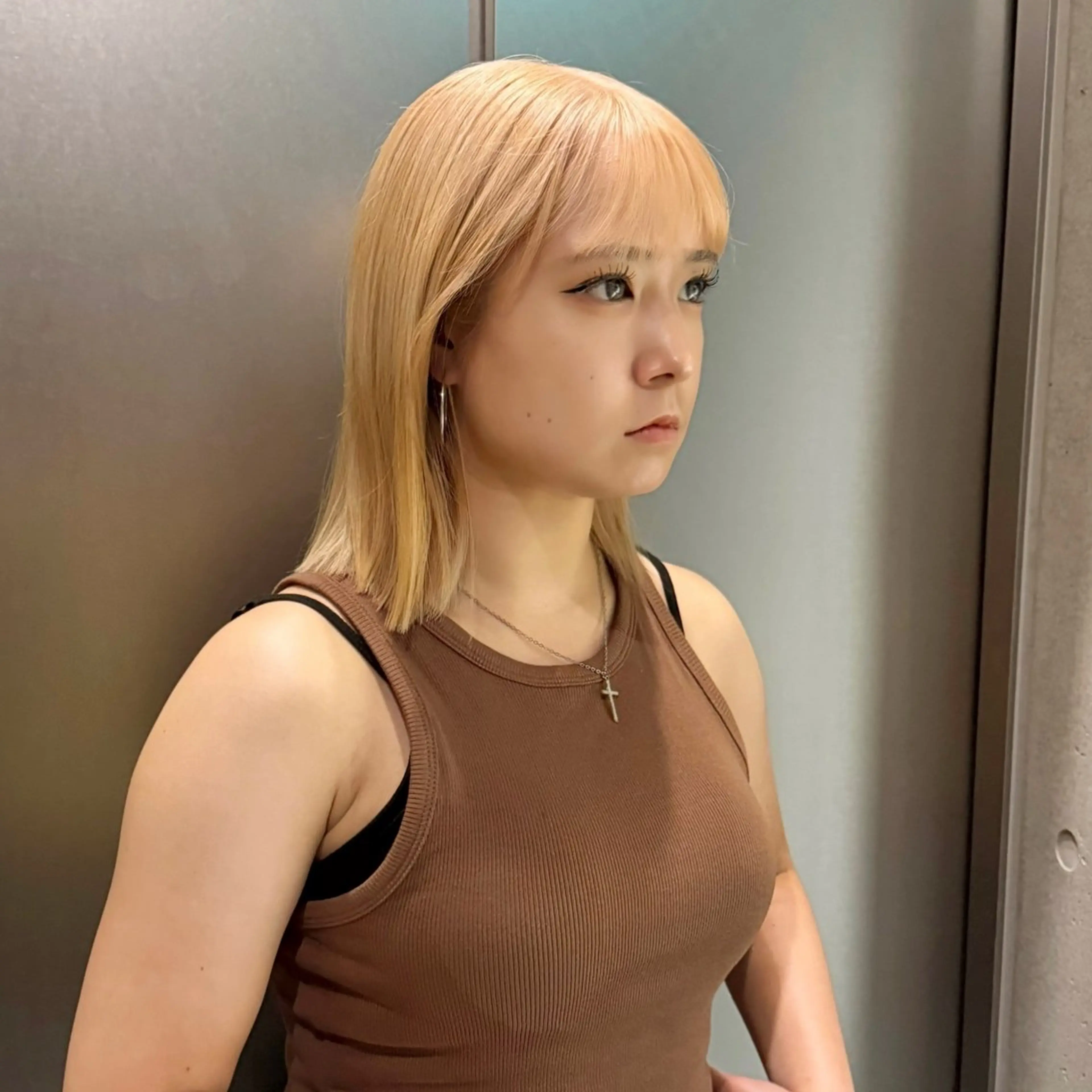 カラー ベージュカラー ブリーチ ブロンド 透明感カラー ハイトーンカラー カット ヘアカラー トリートメント 透明感/血色カラー/ 似合せレイヤー/ゆいのヘアスタイル