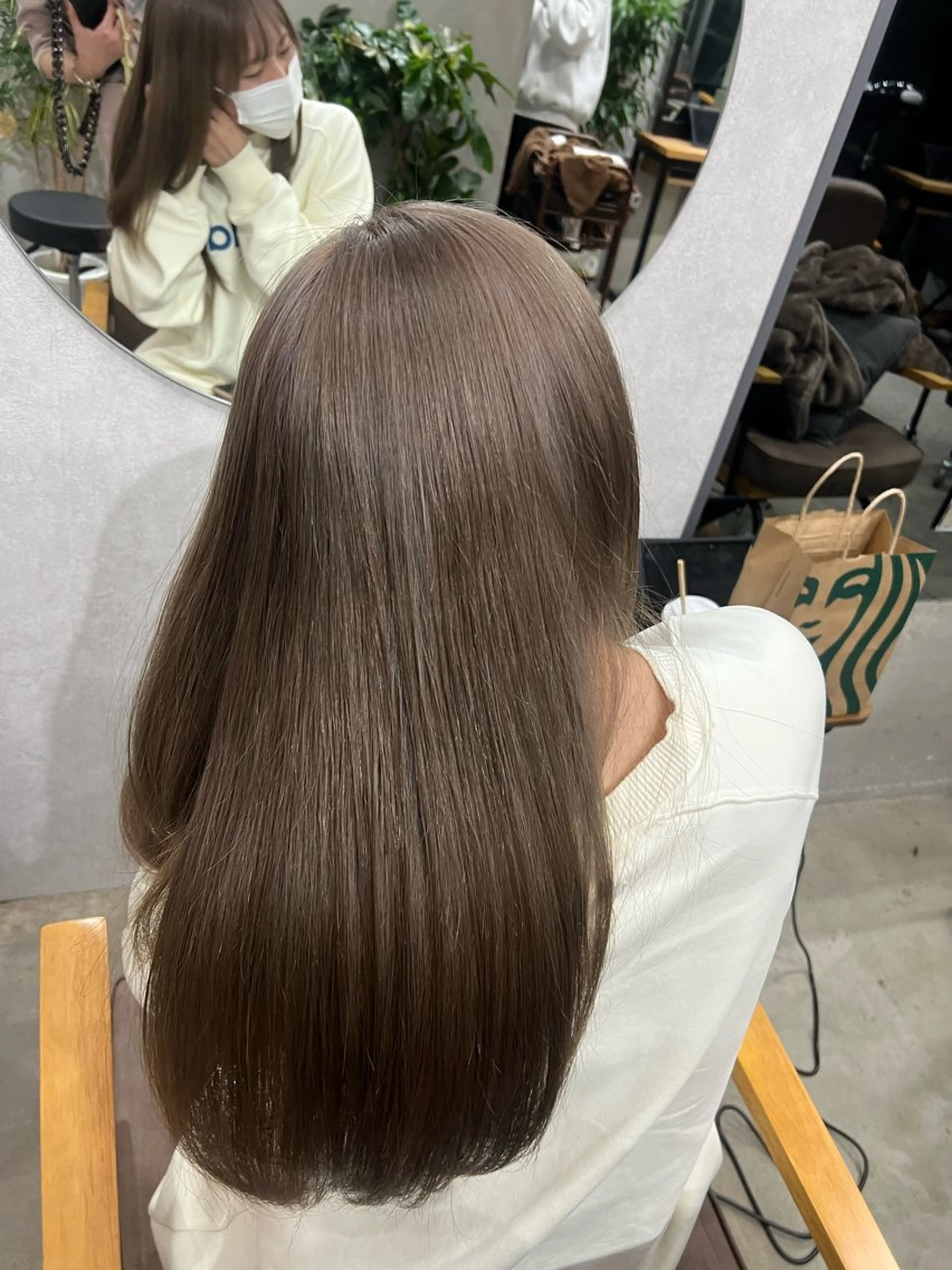 ロング ヘアカラー maya レイヤーカットのヘアスタイル