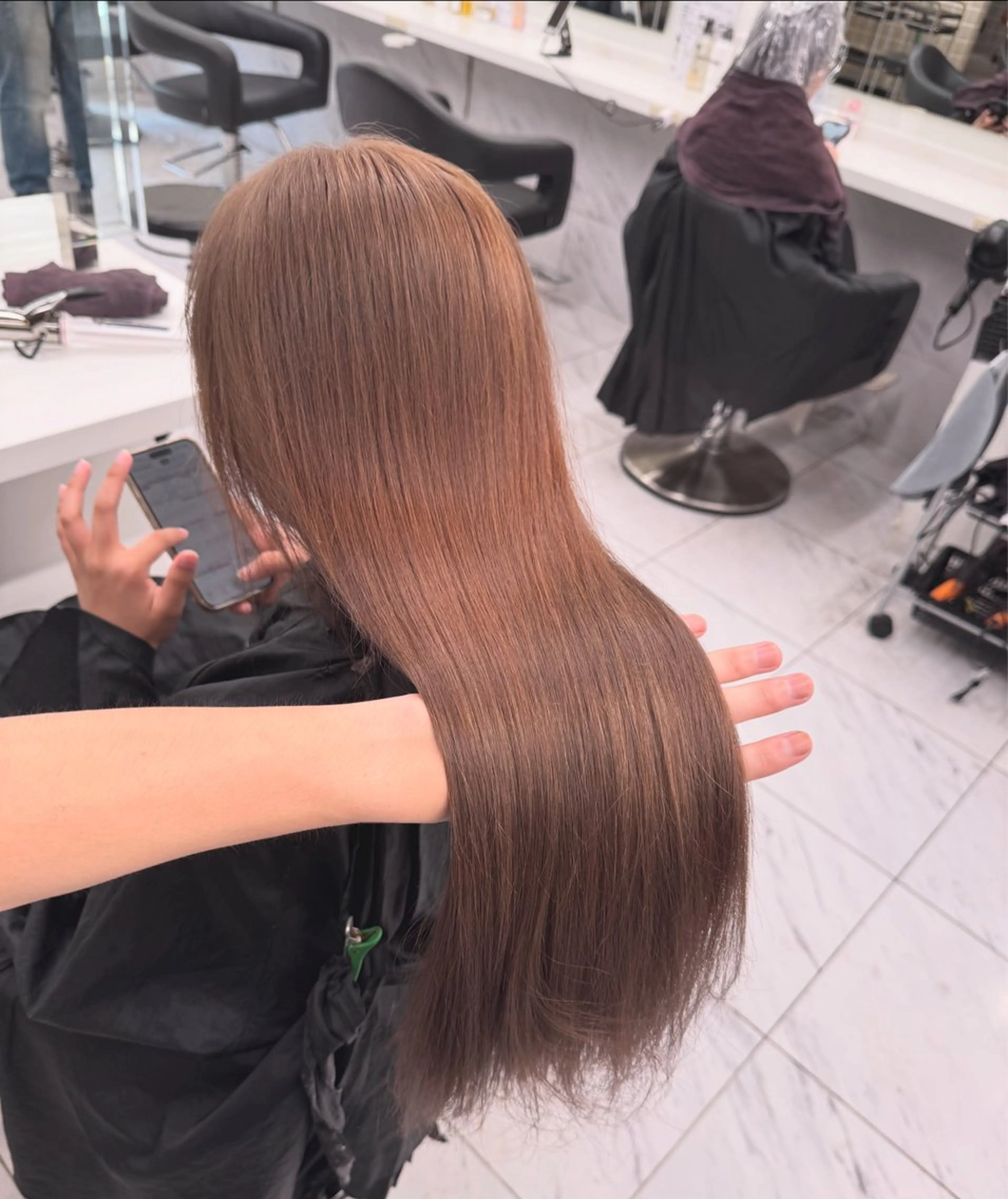 セミロング カラー ヘアアレンジ ブラウンカラー ショコラブラウン ヘアカラー トリートメント ヘッドスパ ヘアセット 艶カラー の達人のヘアスタイル
