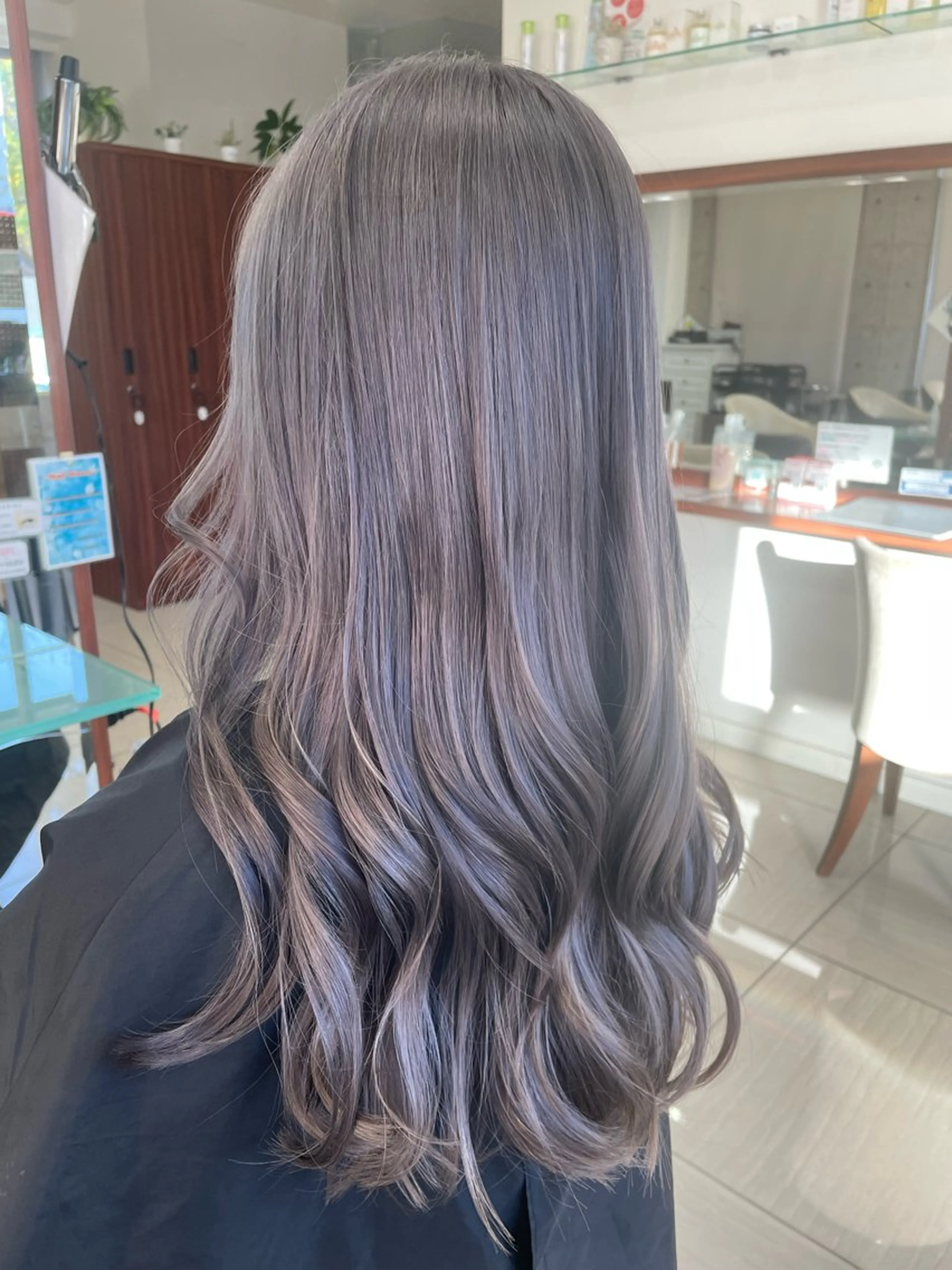 ロング カラー シルバー ヘアカラー 色川 優斗《髪質改善》のヘアスタイル