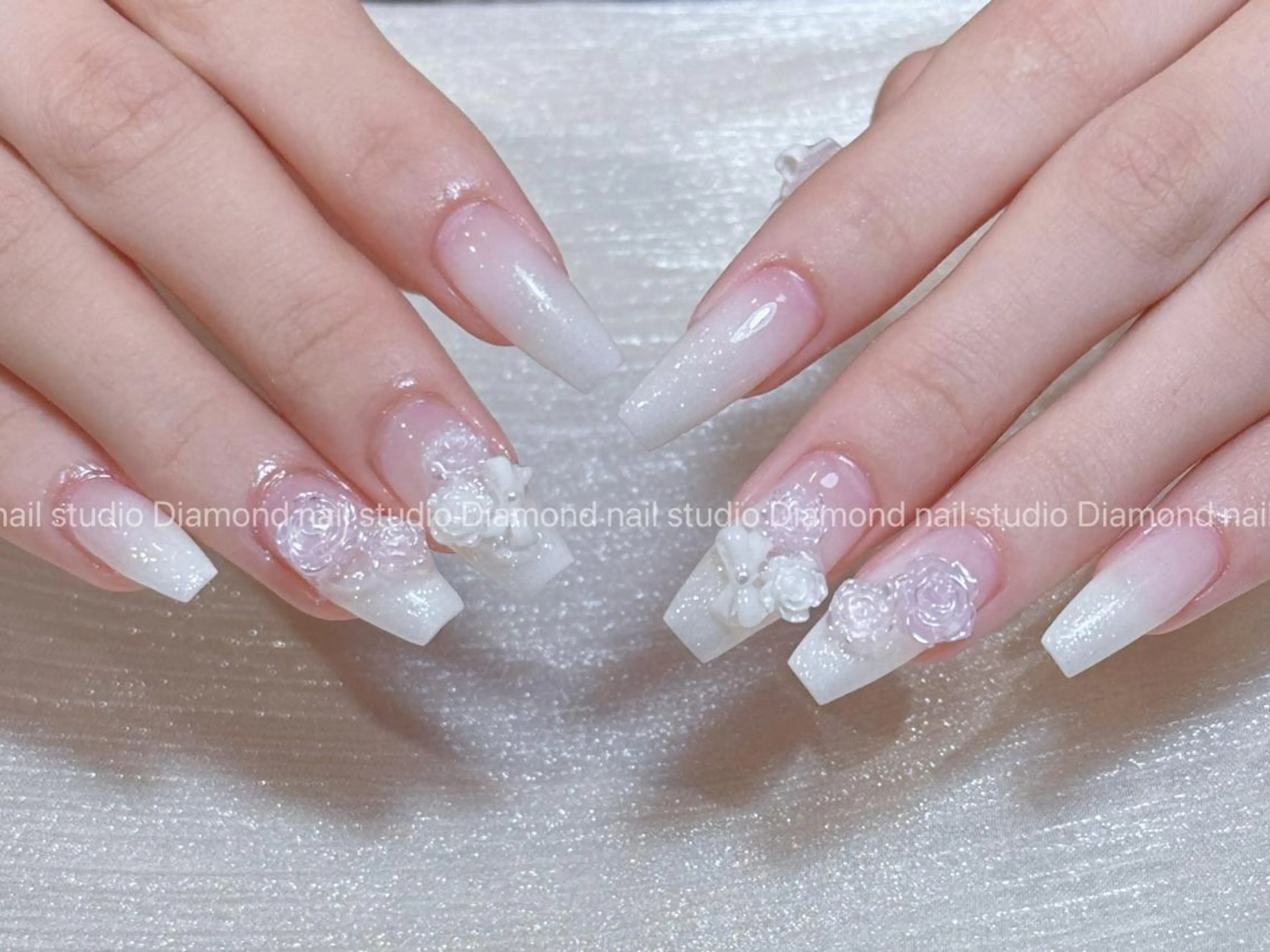 ネイル アートネイル オーロラネイル ガーリー キラキラネイル マグネットネイル ハンドネイル ハンドケア Diamond Kokona🩷のネイルデザイン