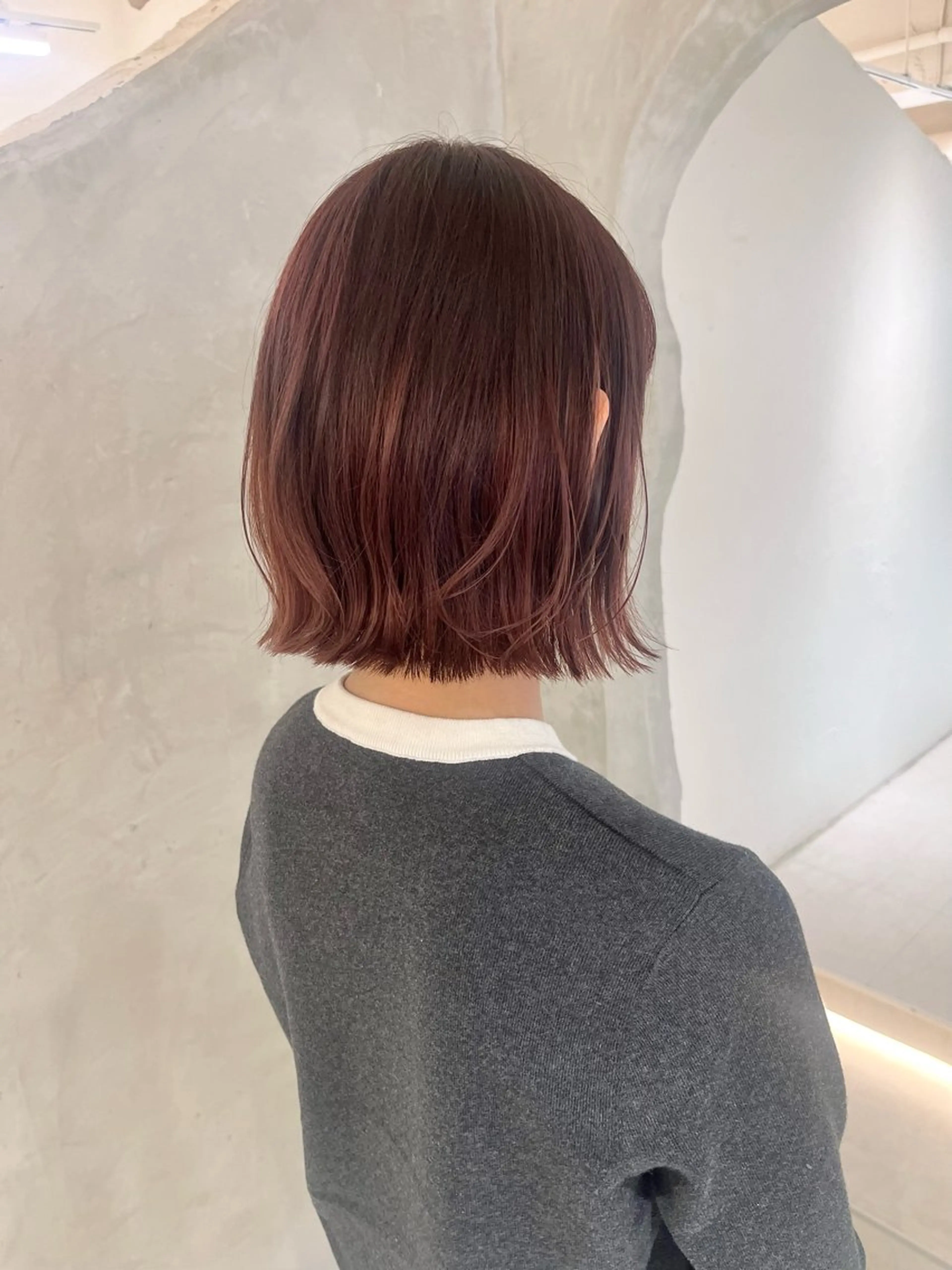 ショート カラー 切りっぱなしボブ レッドカラー ボブ カット ヘアカラー トリートメント effect横浜所属・切りっぱなしボブ/ 艶カラー/綾莉のヘアスタイル