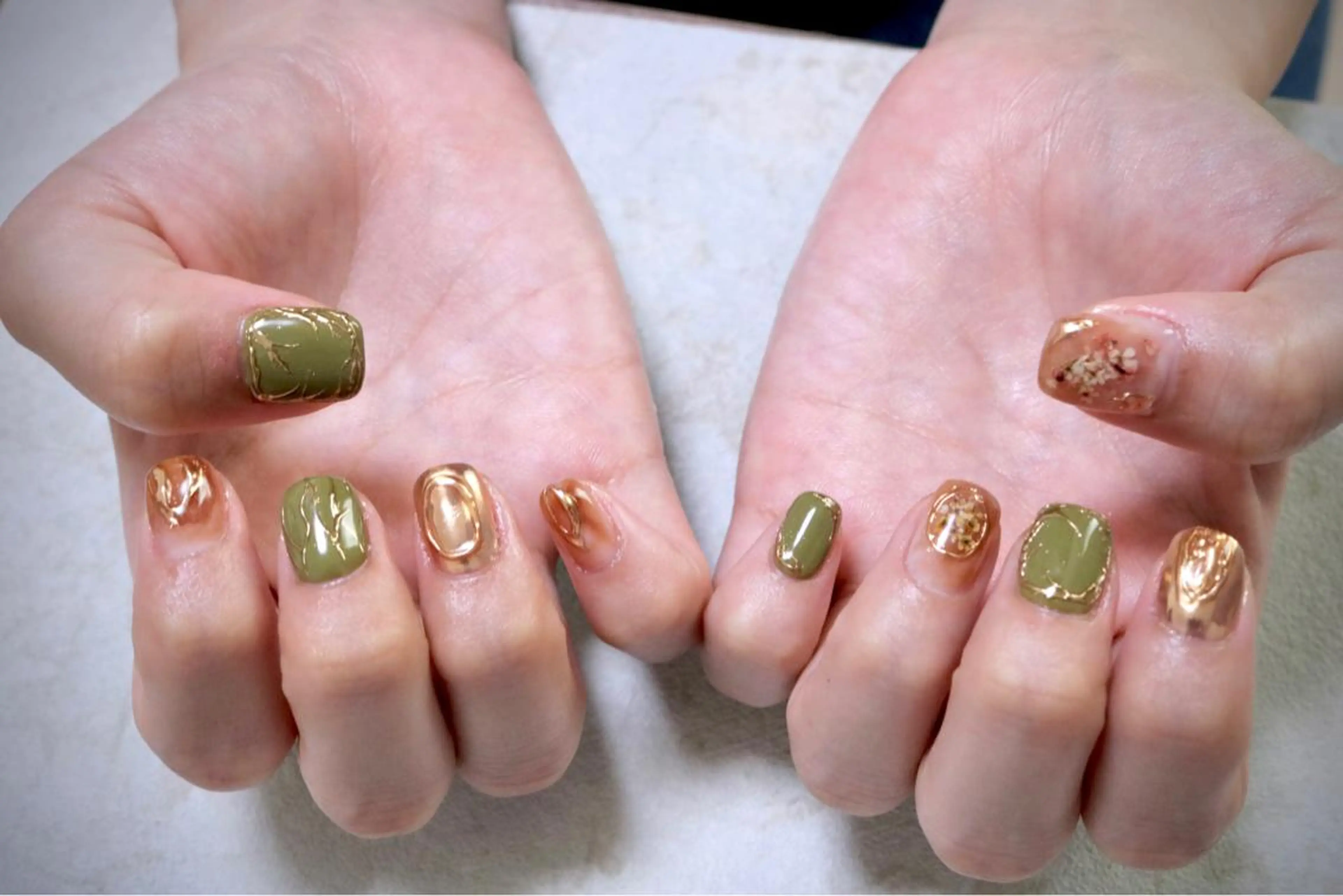 ネイル オーロラネイル カジュアル フラッシュネイル ジェルネイル ラメ(グリッター) ハンドネイル MH Nailのネイルデザイン