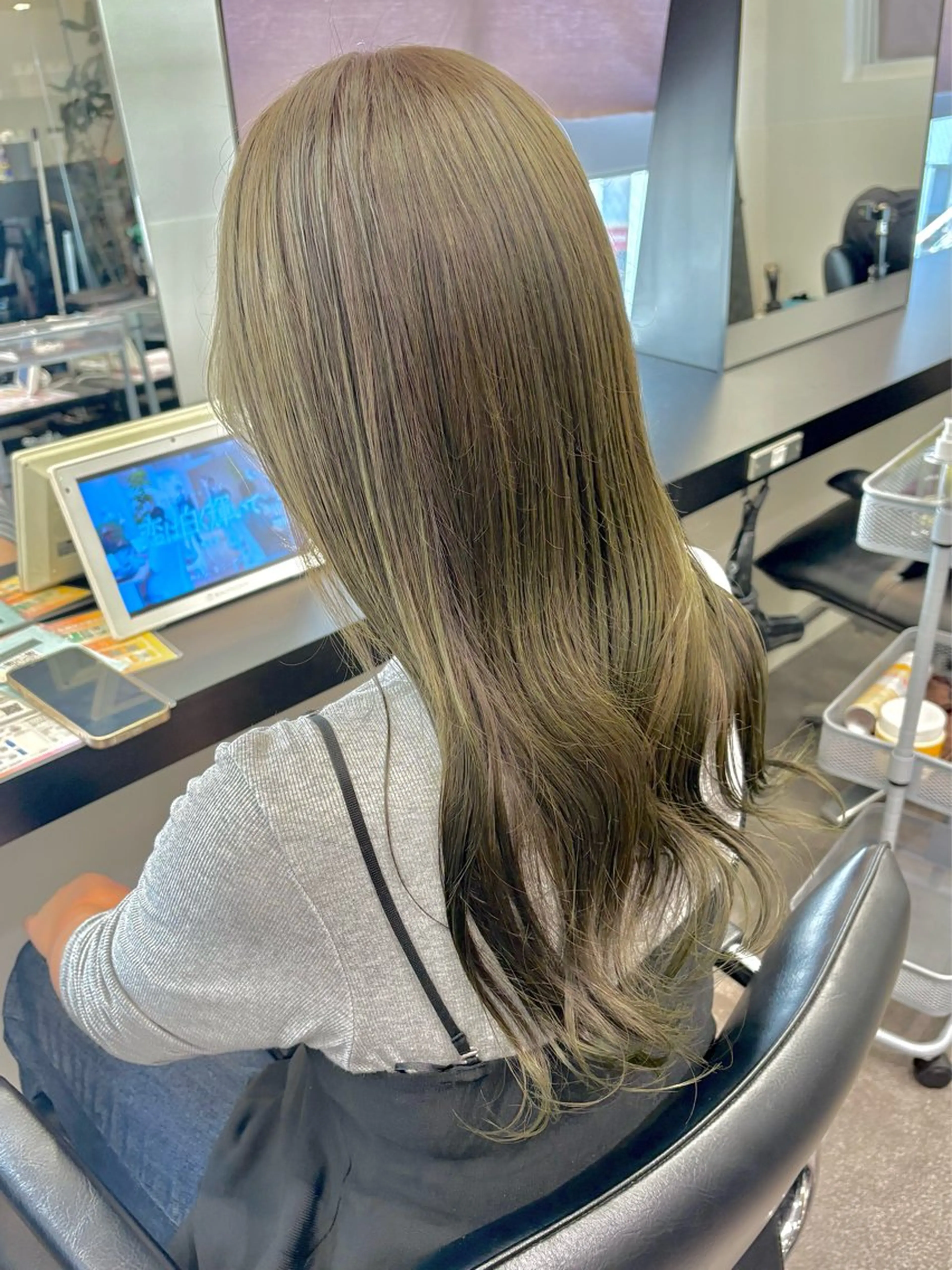 ロング カット ヘアカラー トリートメント ダブルカラー🦖 /髪質改善⚡️しおりのヘアスタイル