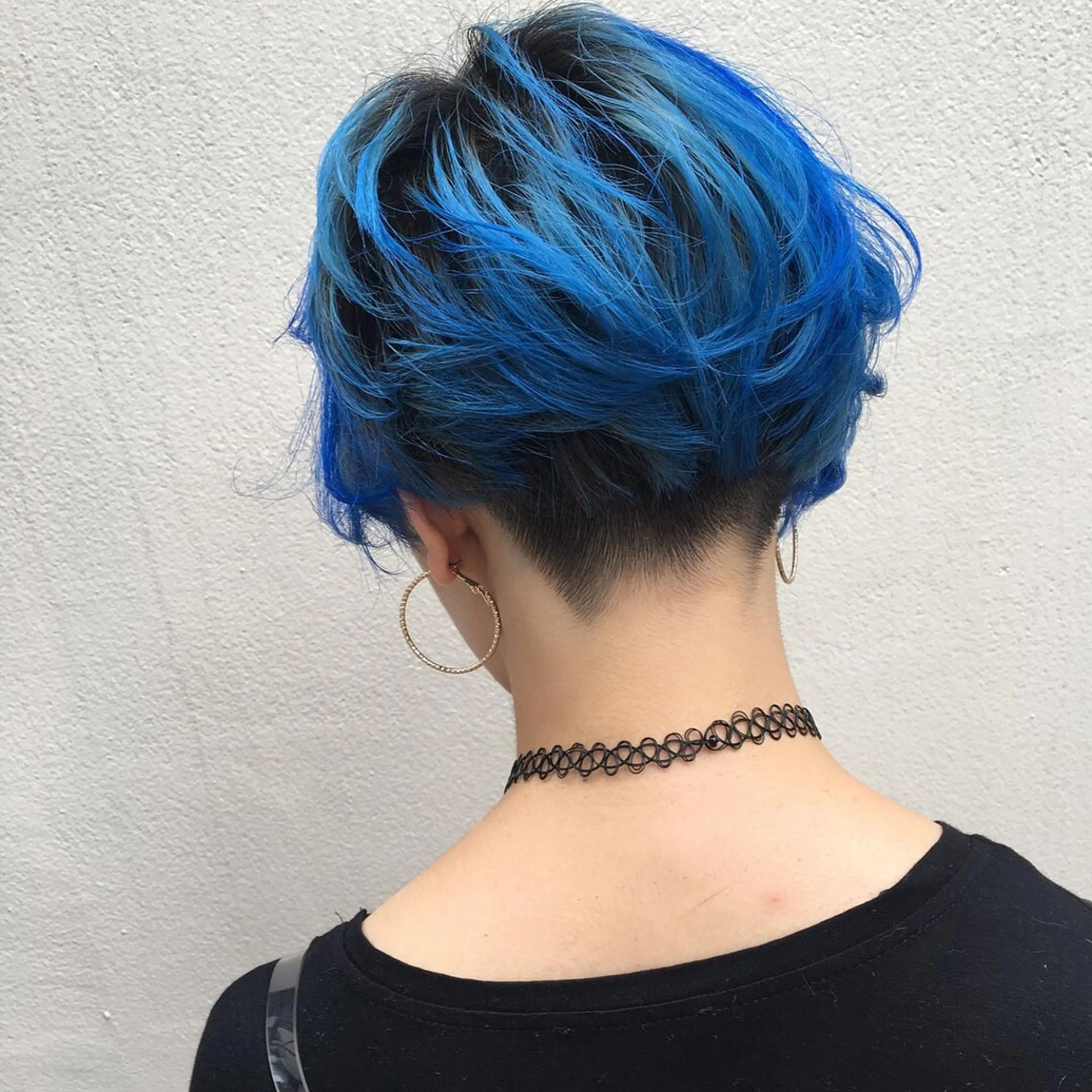 ショート カラー THE DAY所属・AKI HASHIMOTOのヘアスタイル