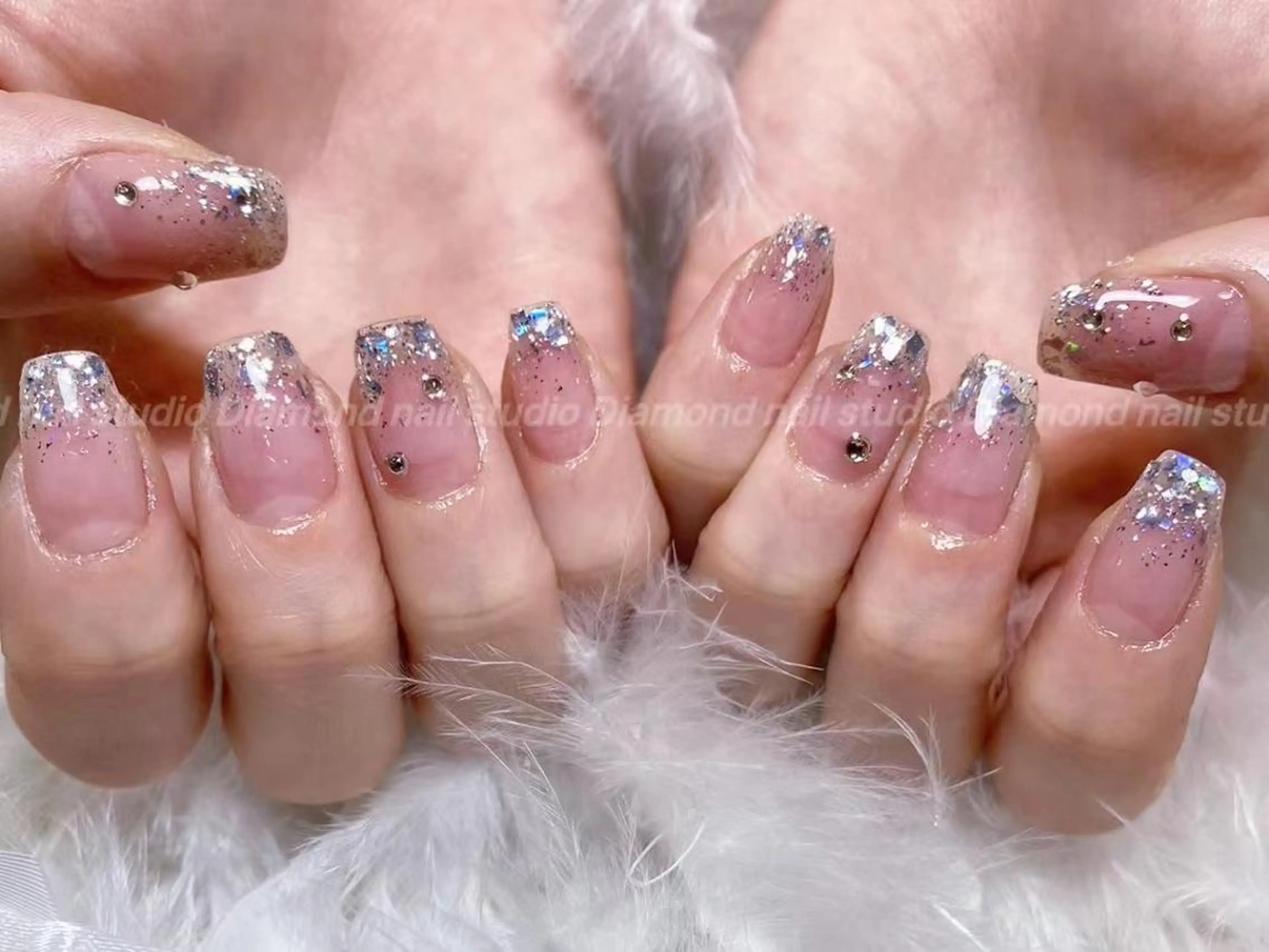 ネイル アートネイル オーロラネイル ガーリー キラキラネイル 韓国ネイル ハンドネイル DIAMOND 💦のネイルデザイン