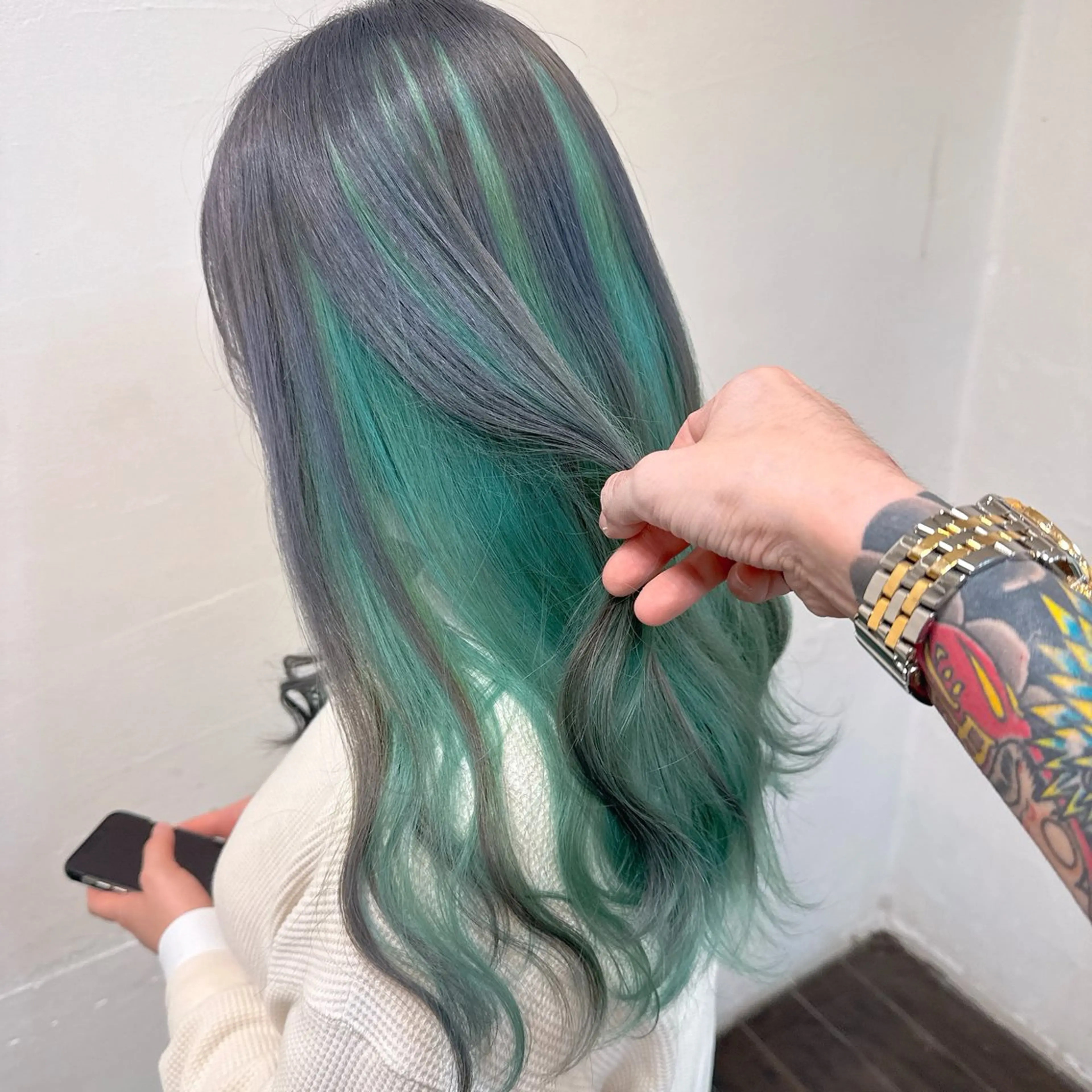 ロング カラー ブリーチ ケアブリーチ ダークグレー ダブルカラー イヤリングカラー ヘアカラー トリートメント デザインカラー髪質 改善Lilithのその他イメージ