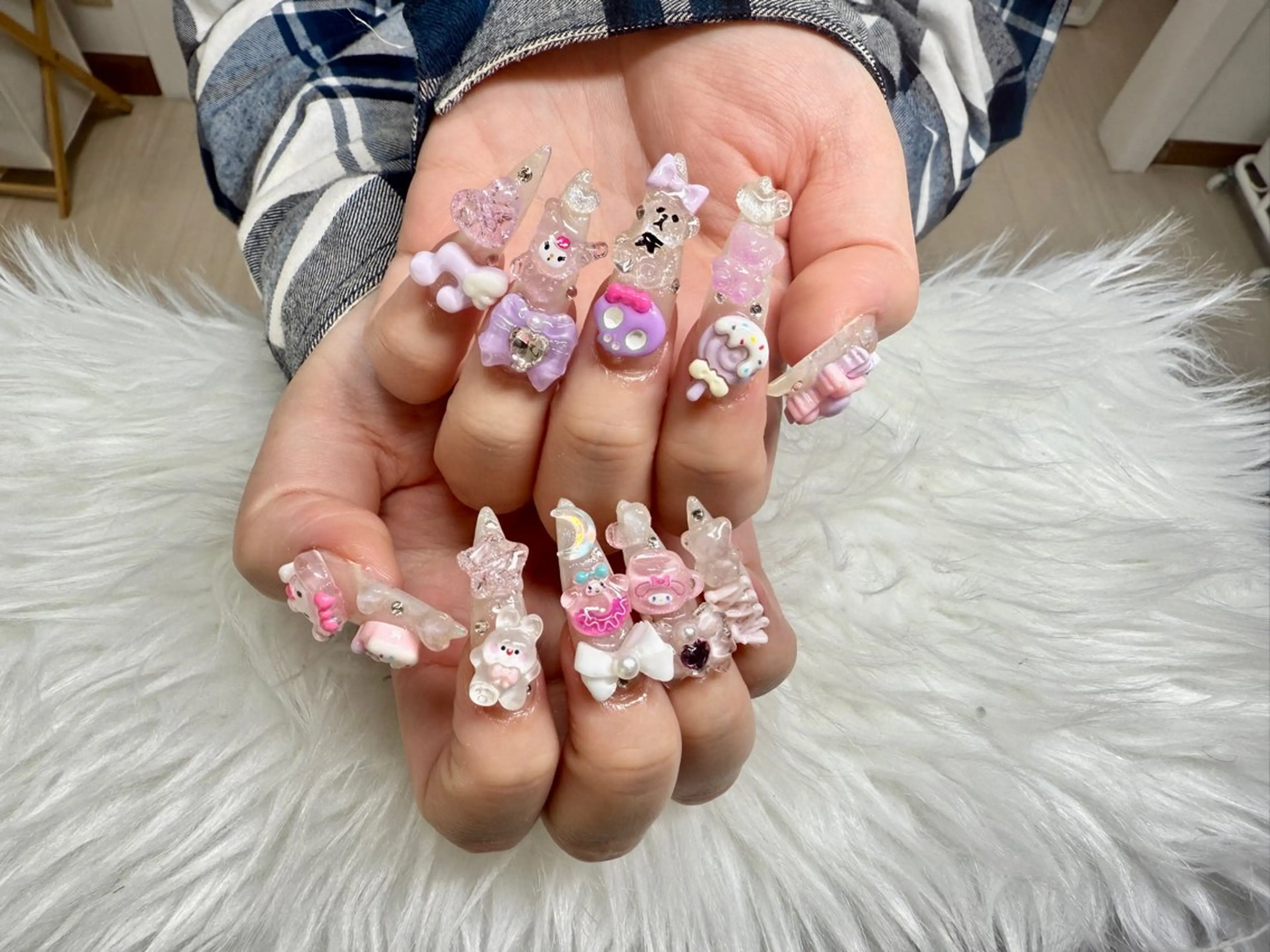 ネイル アートネイル ボルドー フレンチネイル ジェルネイル 氷ネイル・うるうるネイル ハンドネイル Julie Nails所属・Nguyenthuy Linhのネイルデザイン