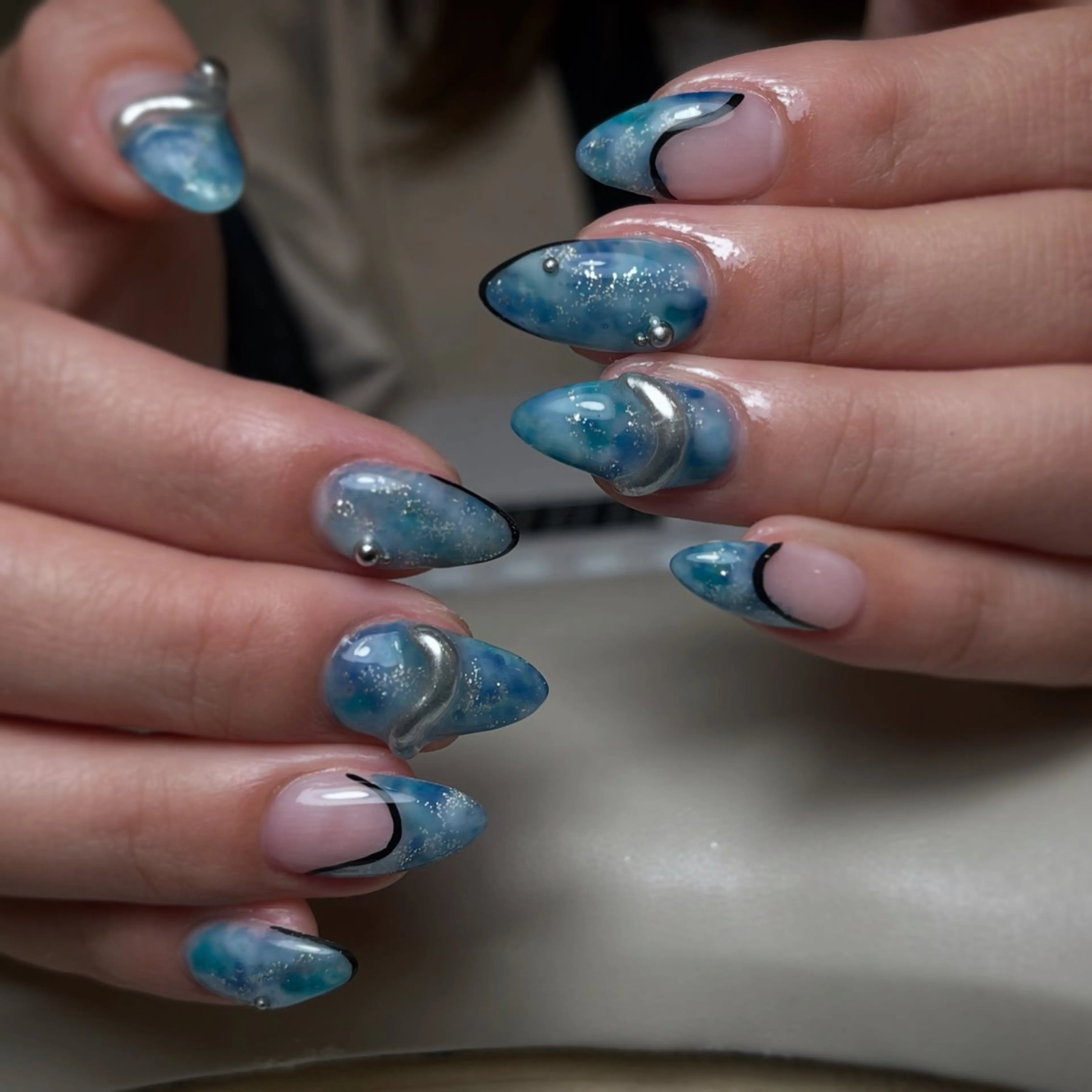 ネイル 大理石ネイル(マーブル) シルバー ハンドネイル r'e blanc wakaのネイルデザイン