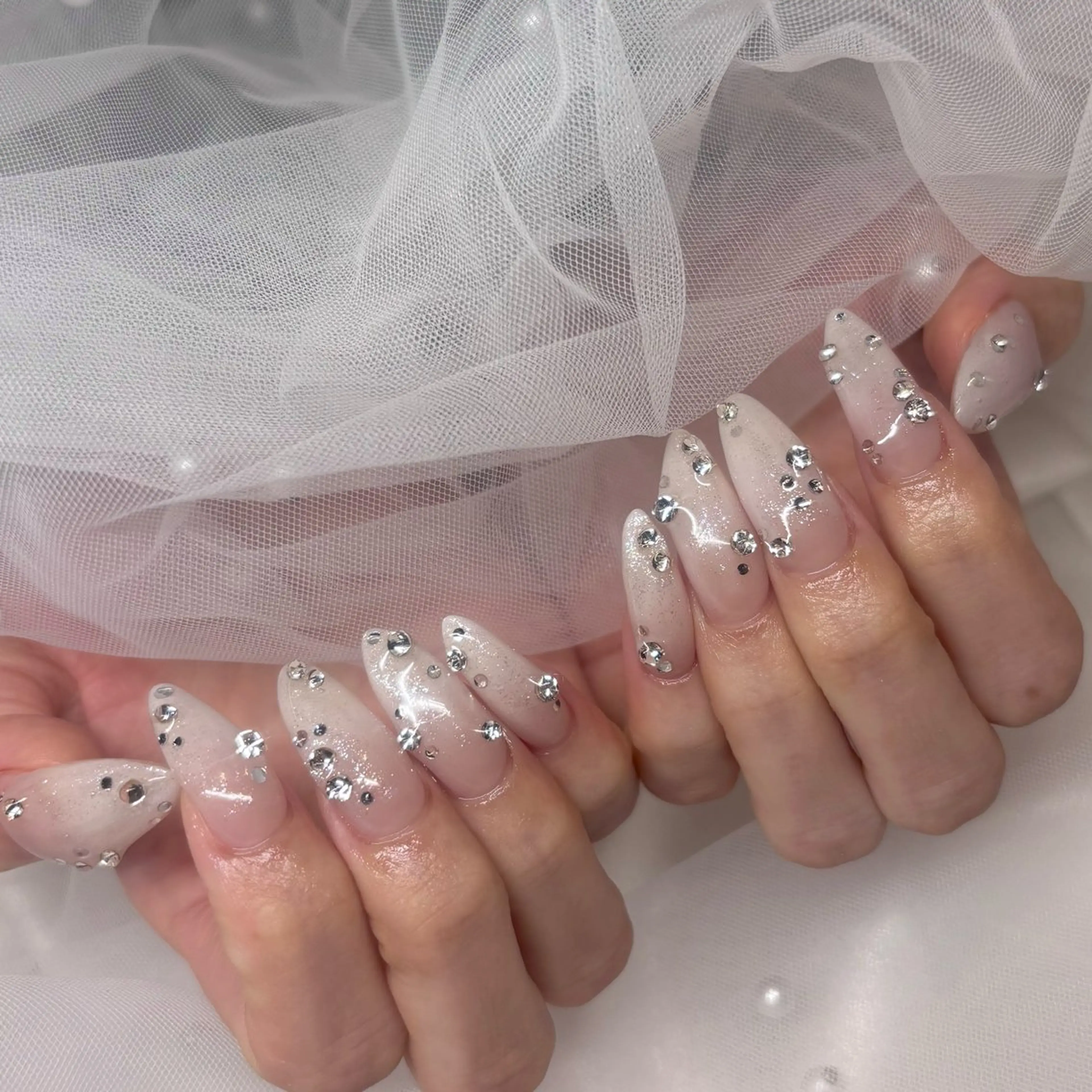 ネイル ハンドネイル . 未來のネイルデザイン