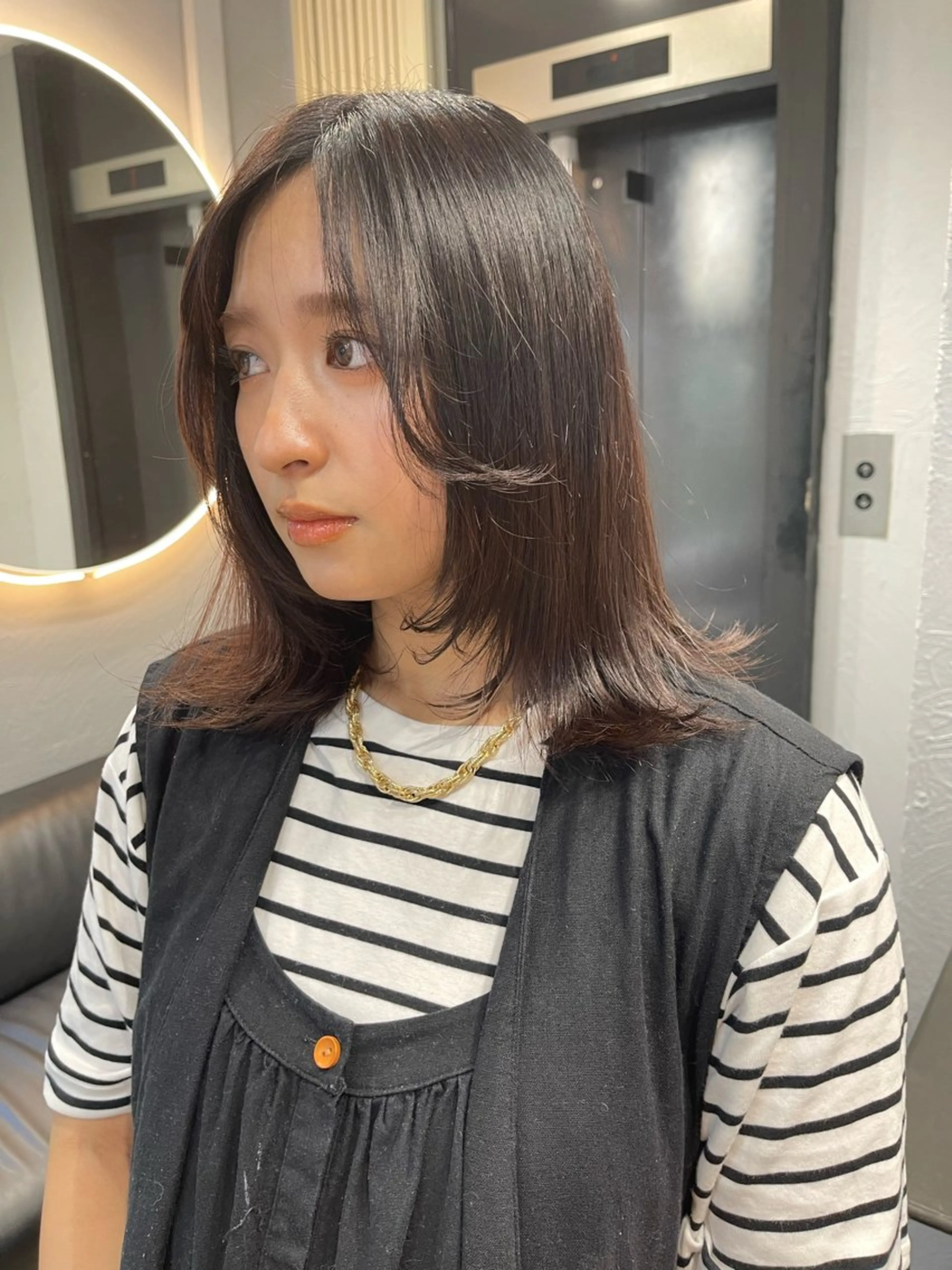 ミディアム カラー ブリーチ ケアブリーチ デザインカラー ダブルカラー イヤリングカラー TATSUブリーチ/ ミルクティーベージュのヘアスタイル