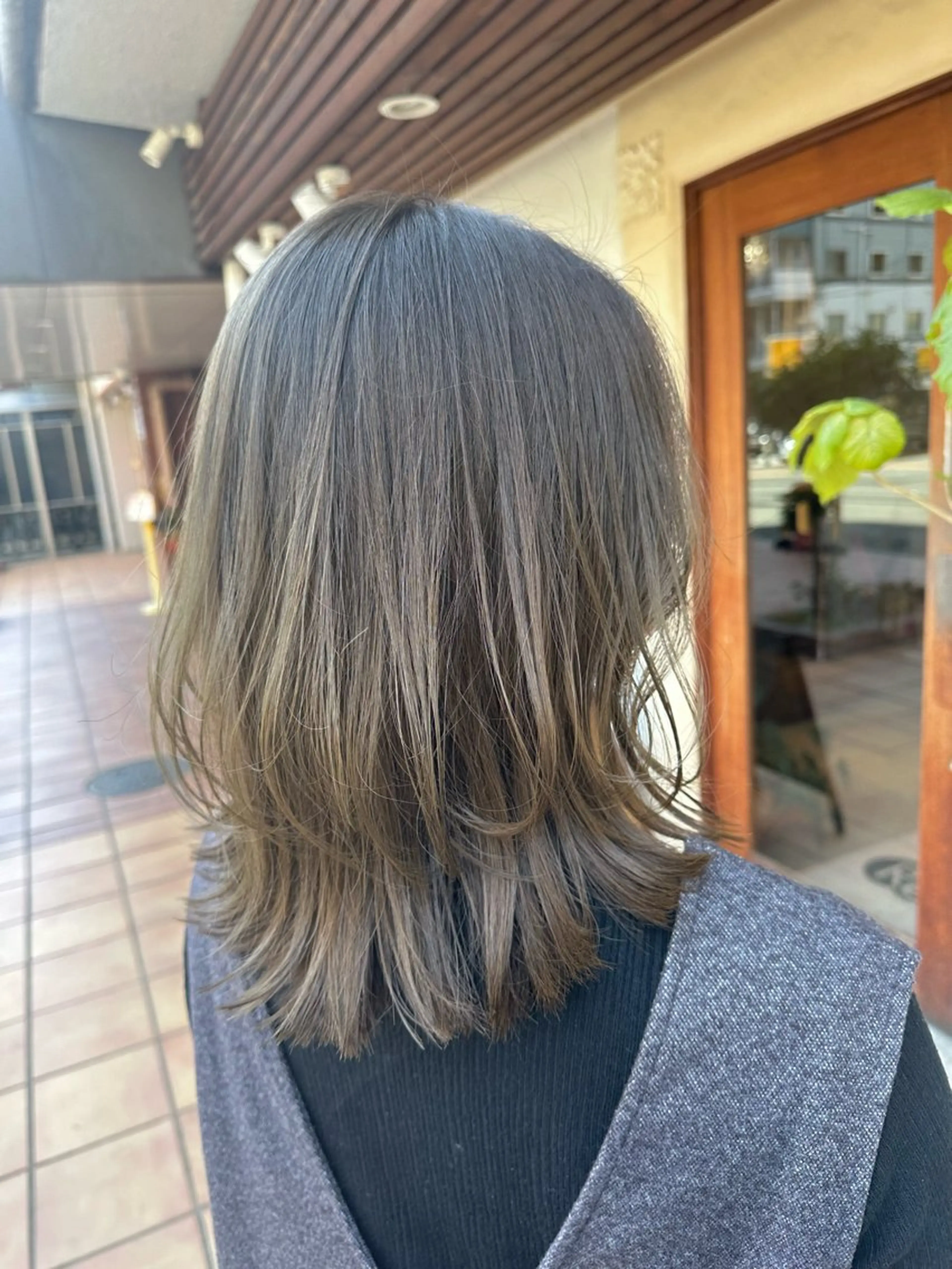 ミディアム カラー カット ヘアカラー トリートメント putri 副店長 岸本　拓真のヘアスタイル