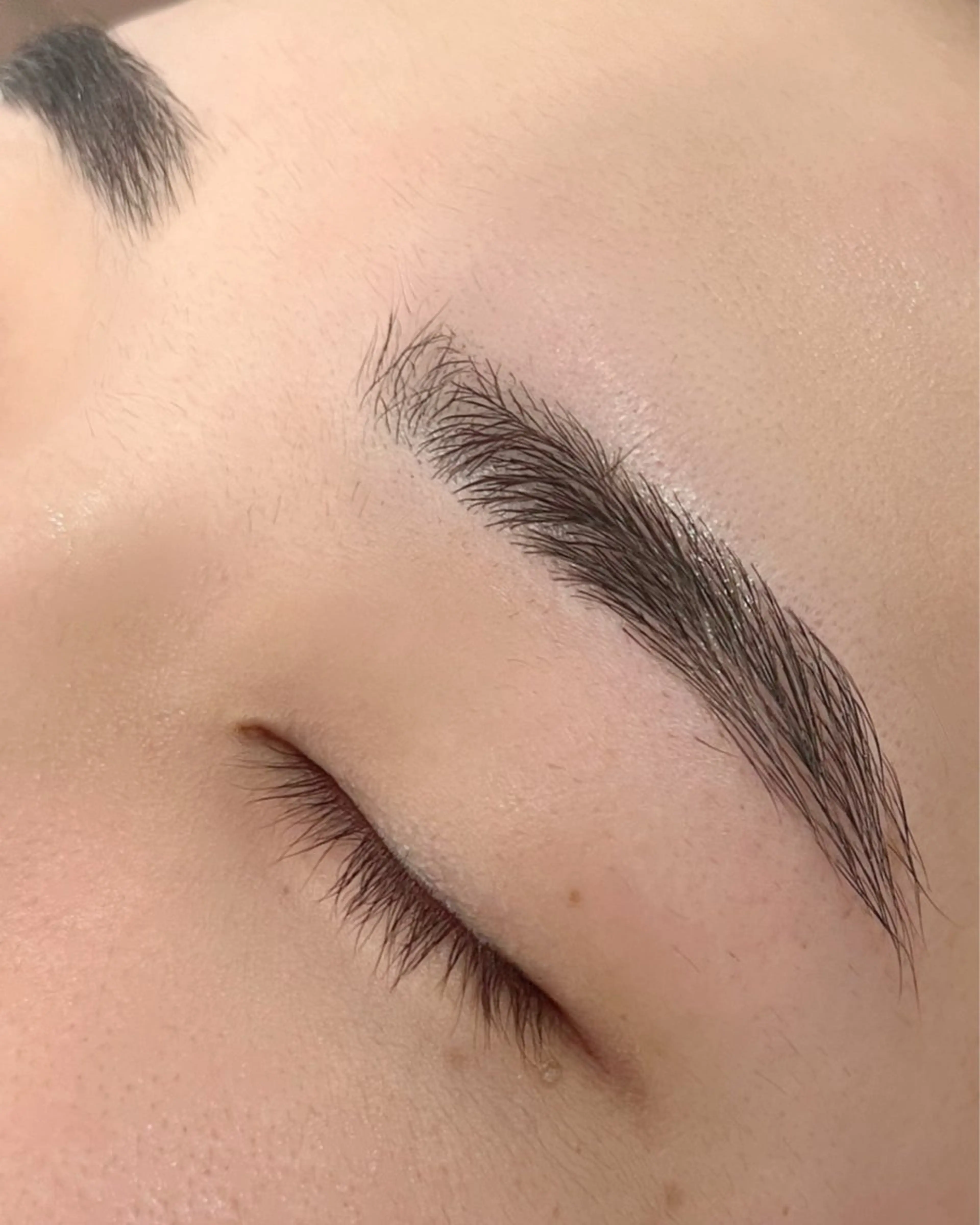 メンズ アイブロウ SLASH eye 繁田🧸🌈のマツエク・マツパデザイン