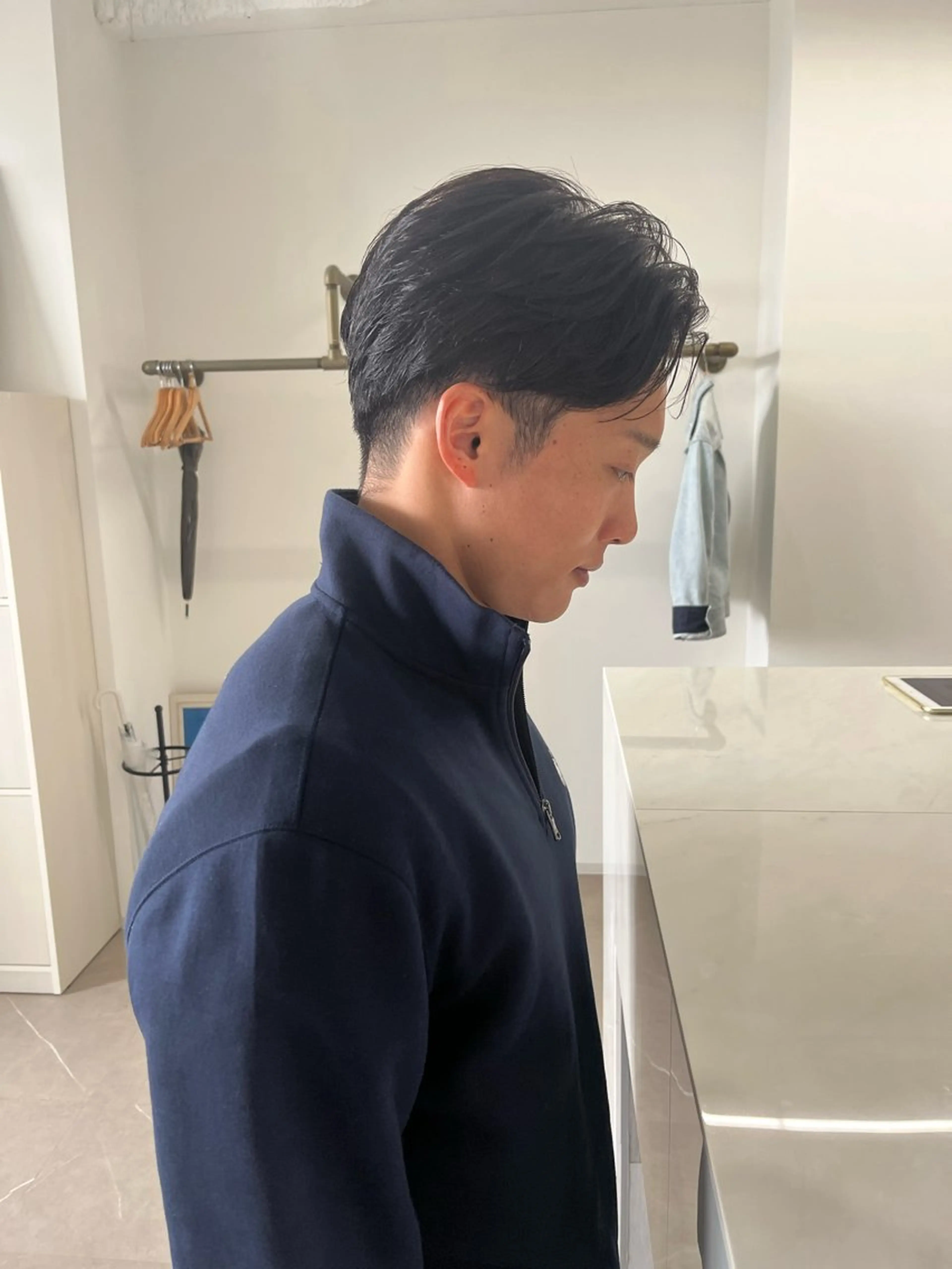 メンズ センターパート 刈り上げ pigment 【ピグメント】所属・まどか/荒井/ 外国人風🥑のヘアスタイル