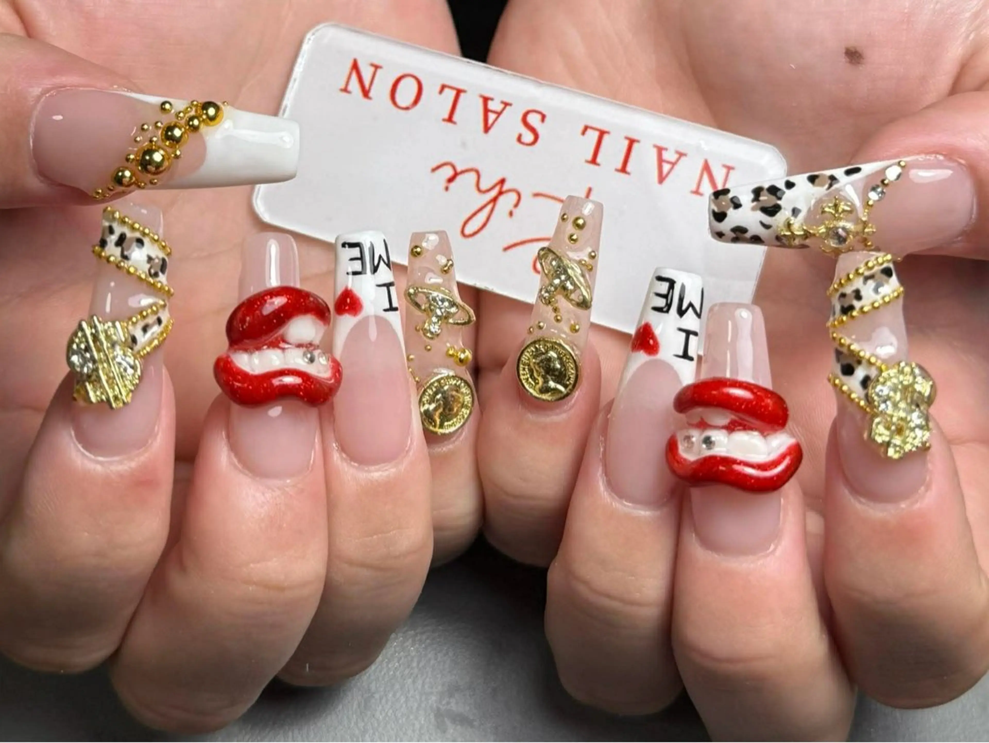 ネイル アートネイル フレンチネイル ジェルネイル グラデーション 韓国ネイル ハンドネイル ハンドケア さくら💮💮 【オフ無料】のネイルデザイン