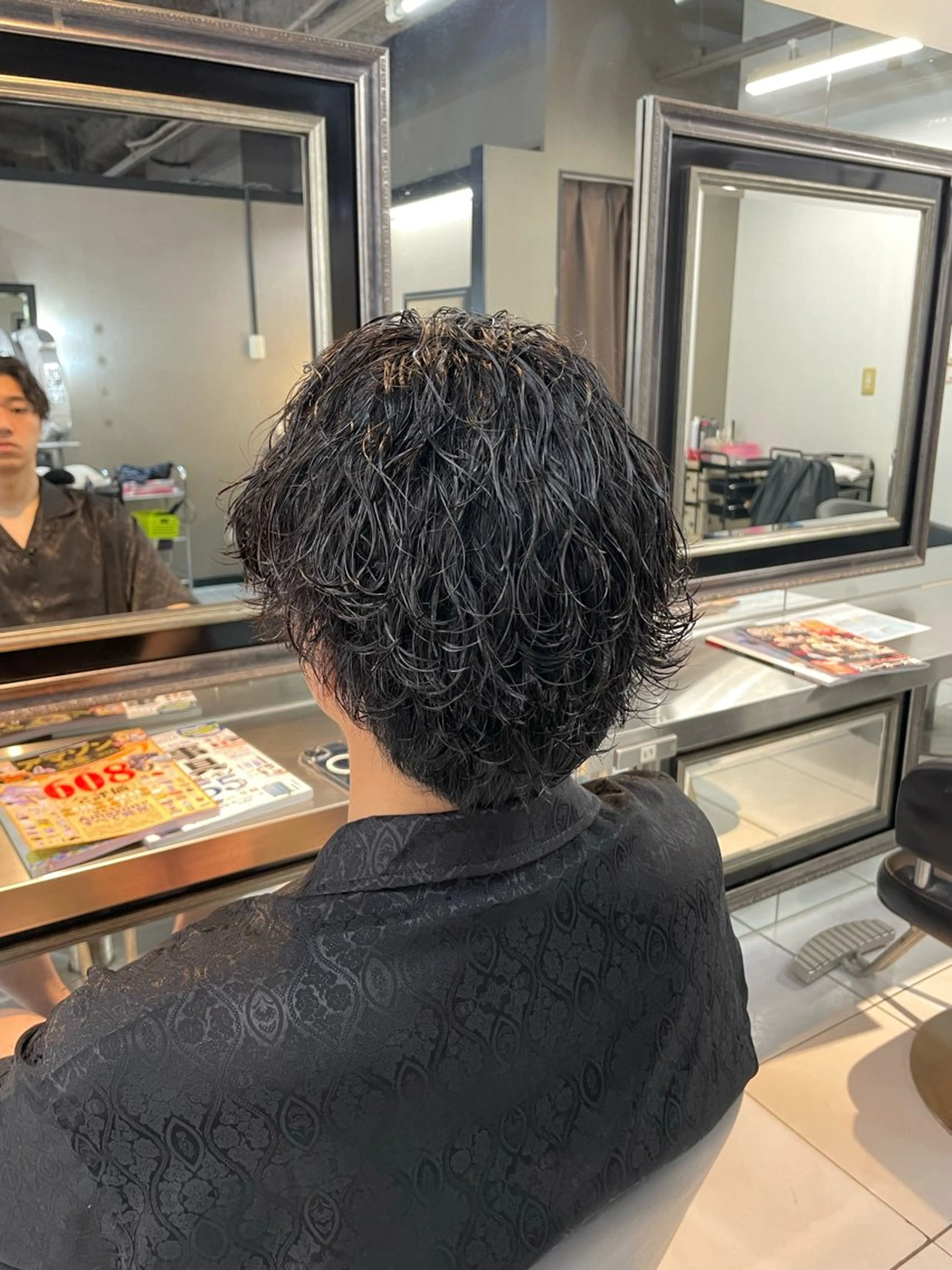 ショート カラー パーマ メンズ メンズパーマ 波巻きパーマ メンズウルフカット ウルフカット カット パーマ 🔥お値段以上🔥 メンズ特化たかひろのヘアスタイル