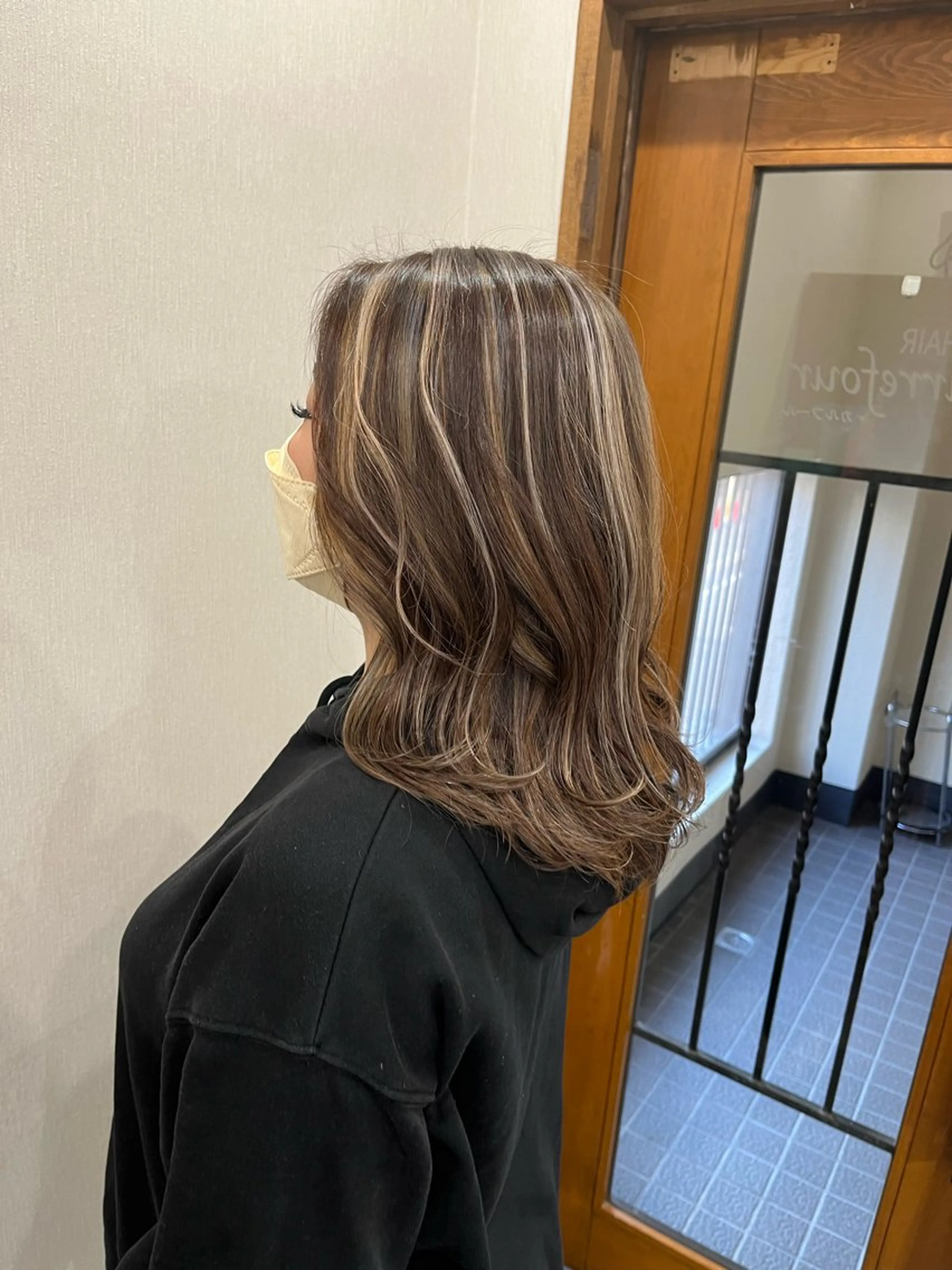 カラー 江波戸 恵のヘアスタイル