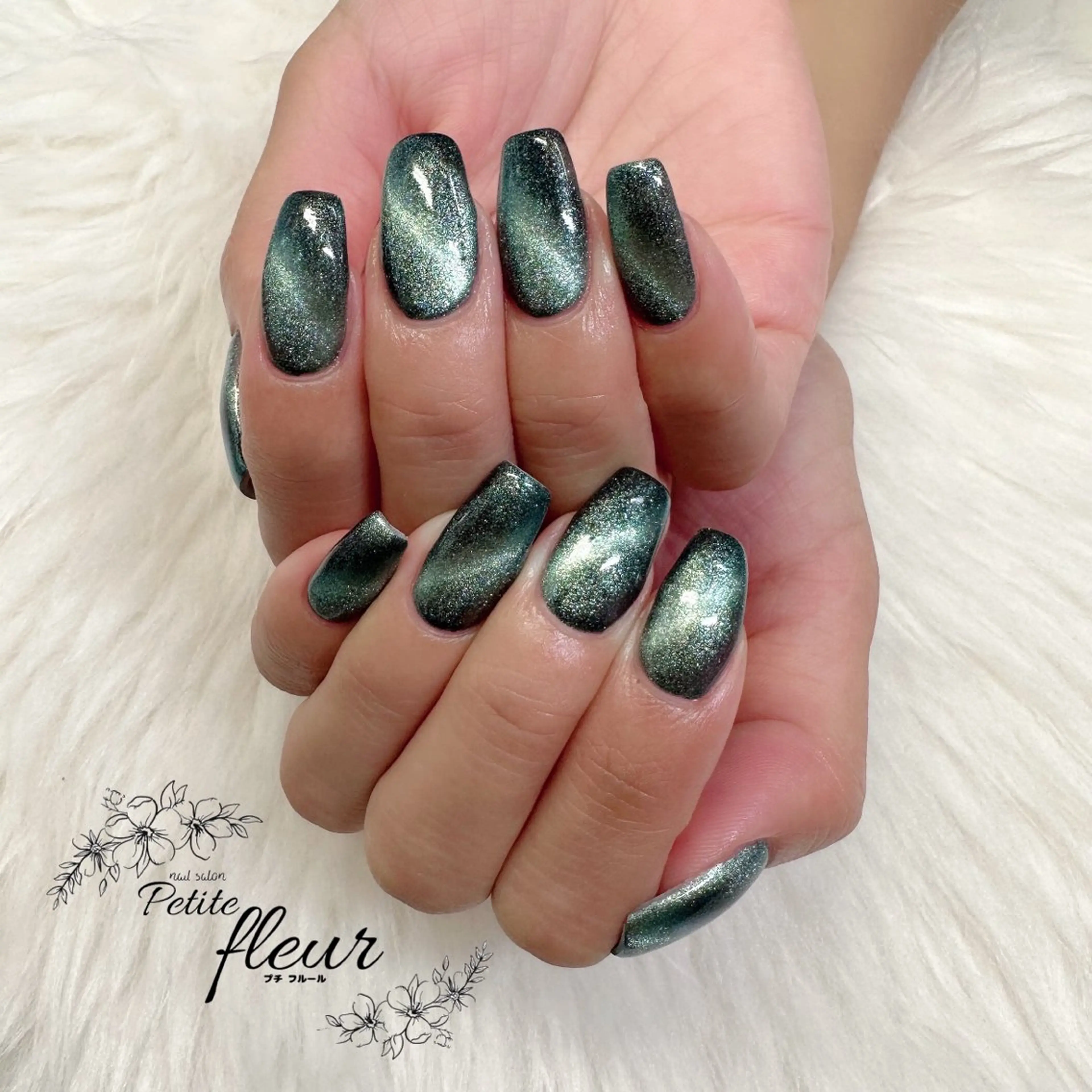 ネイル グリーン マグネットネイル マグネットワンカラー ワンカラーネイル ハンドネイル ❁⃘*。Petite fleur❁⃘*りさのネイルデザイン