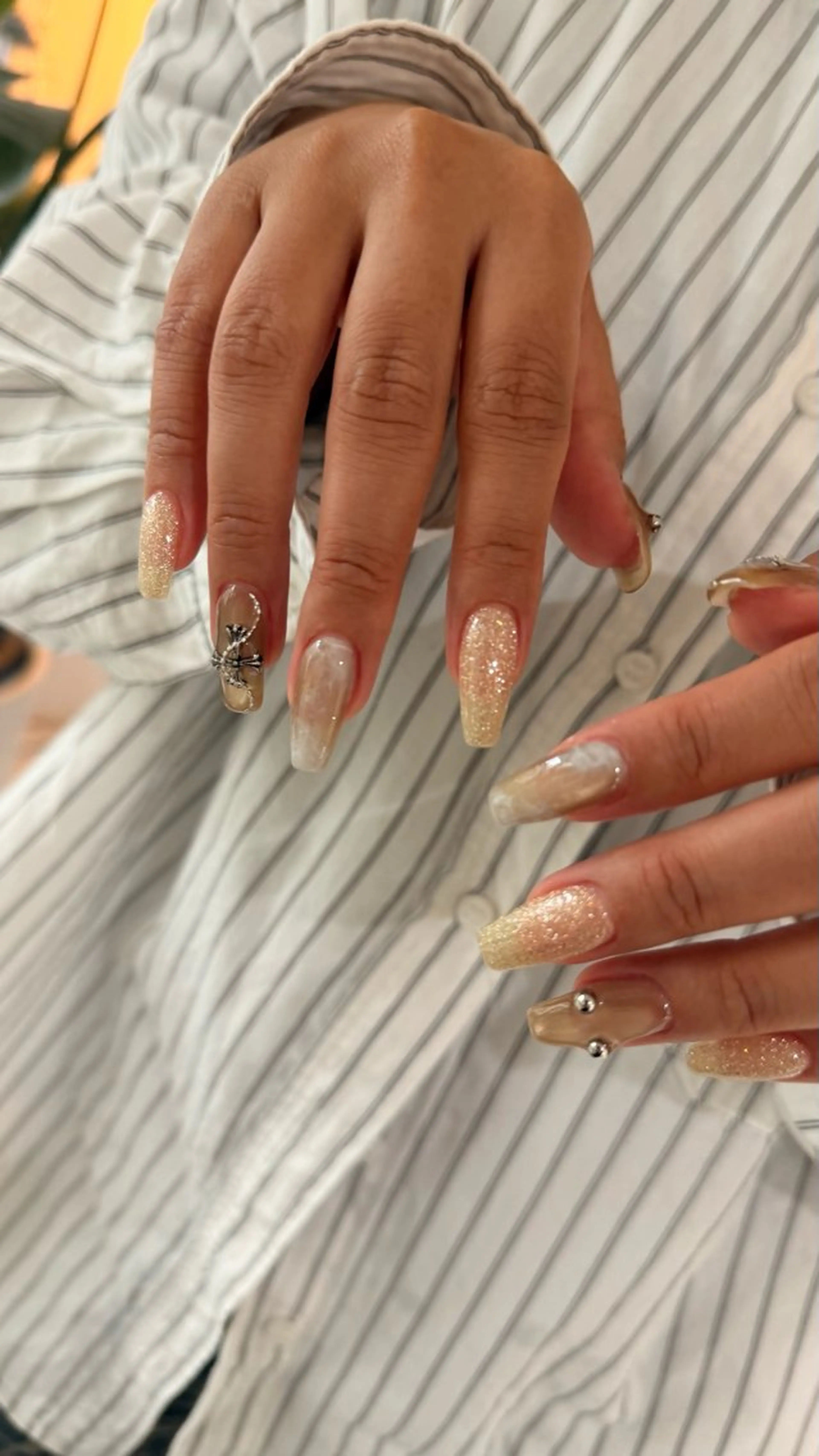 ネイル マグネットネイル 持ち込み ニュアンスネイル ハンドネイル ハンドケア Charme. NOBUKOのネイルデザイン