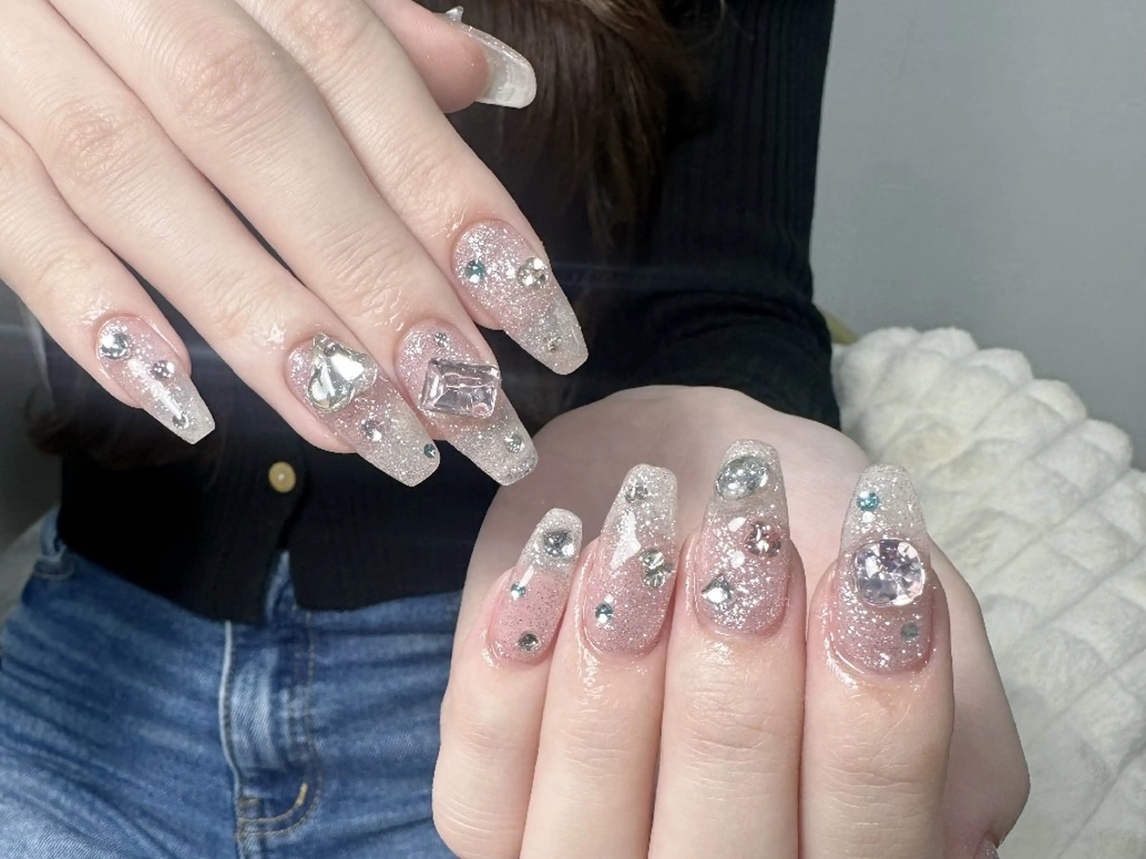 ネイル チークネイル フレンチネイル ジェルネイル ガーリー キラキラネイル ハンドネイル UM Nail Salonのネイルデザイン