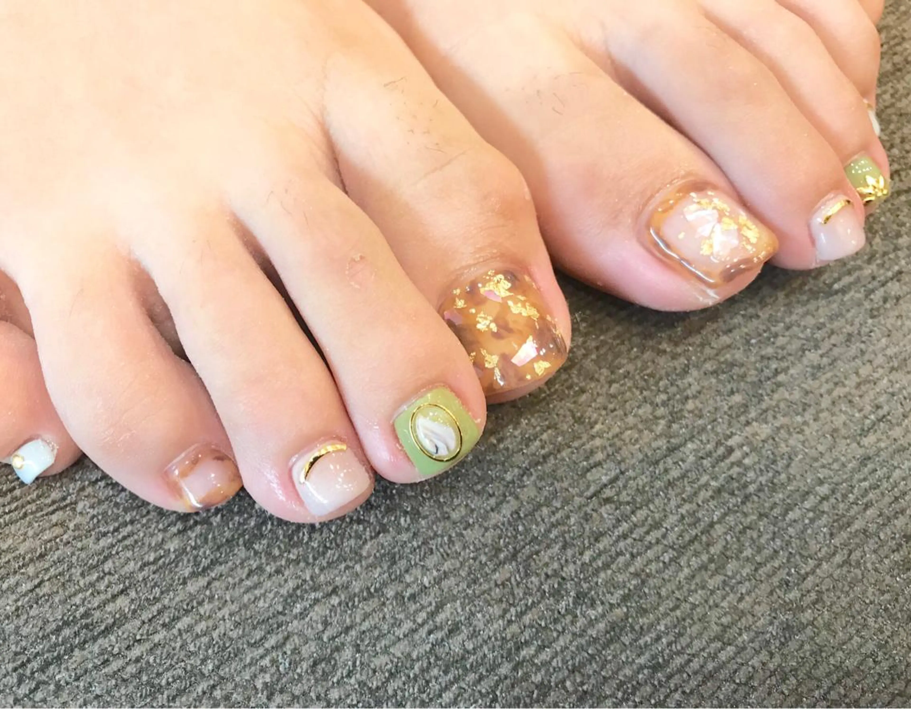 ショート フットネイル eclale nのネイルデザイン