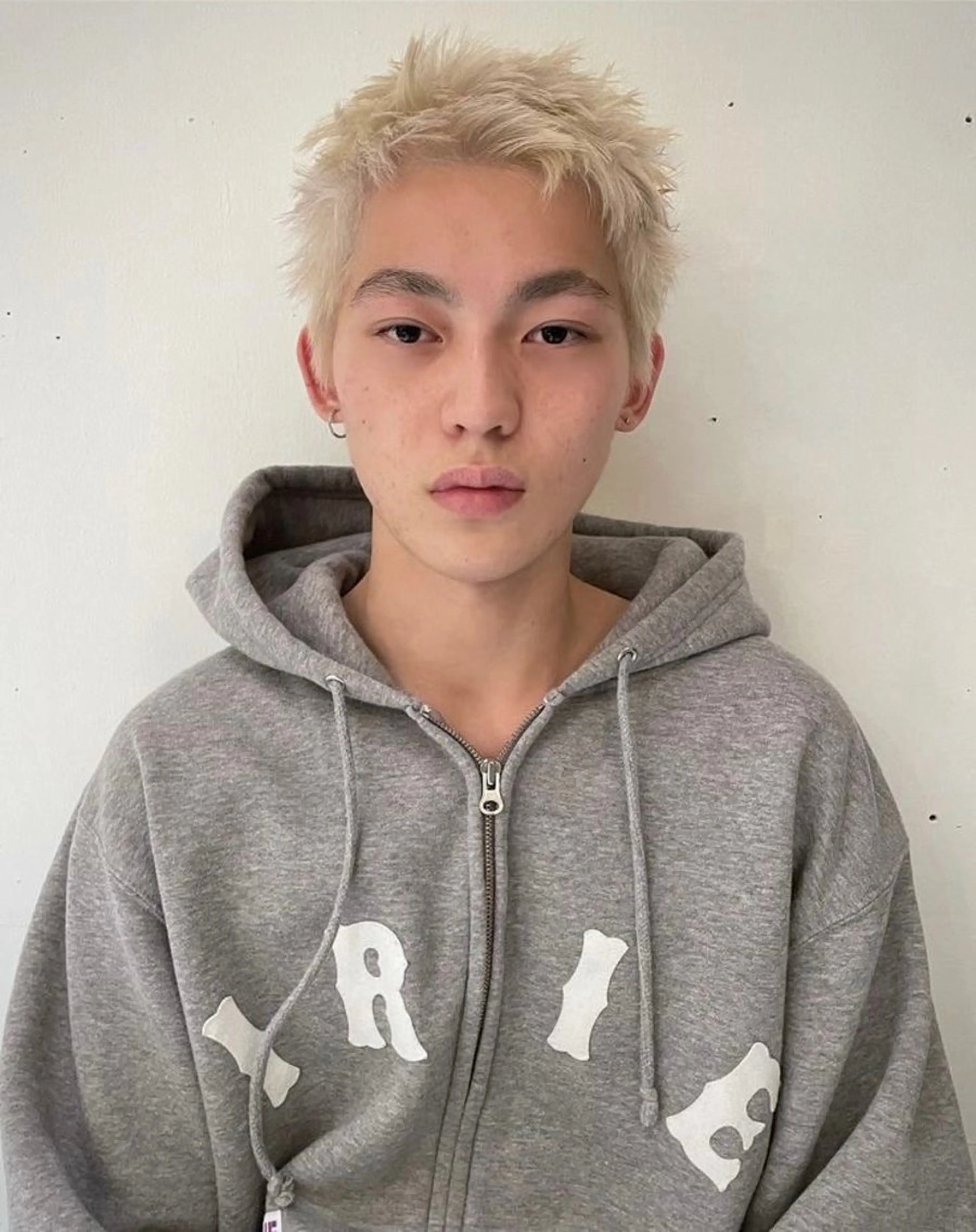 ショート カラー メンズ メンズハイトーン ハイトーンカラー ショートヘア カット ヘアカラー 垢抜けハイトーン☀／ 笑顔の美容師／しゅんのヘアスタイル