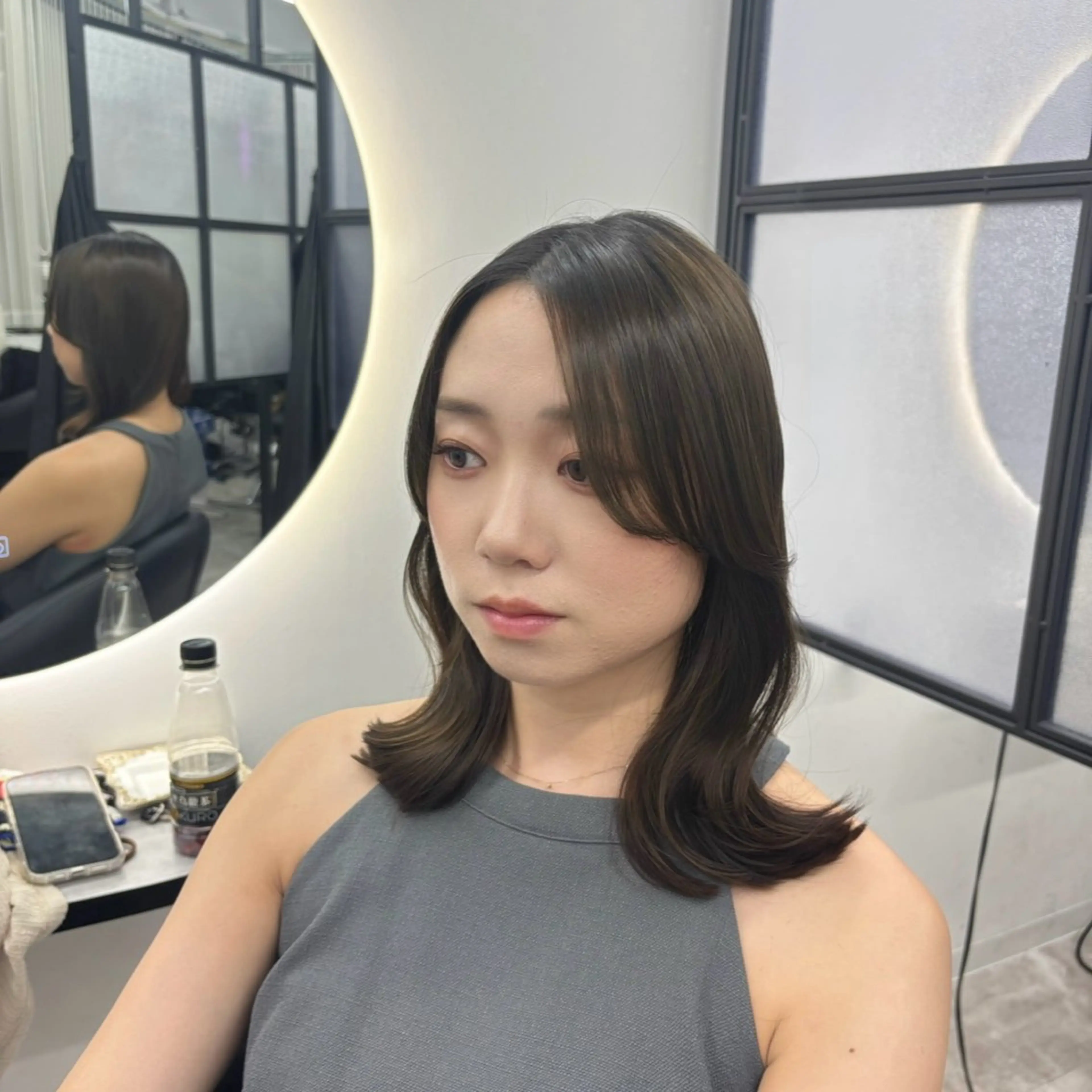 セミロング カット Ren. 🦋デザインカラーのヘアスタイル
