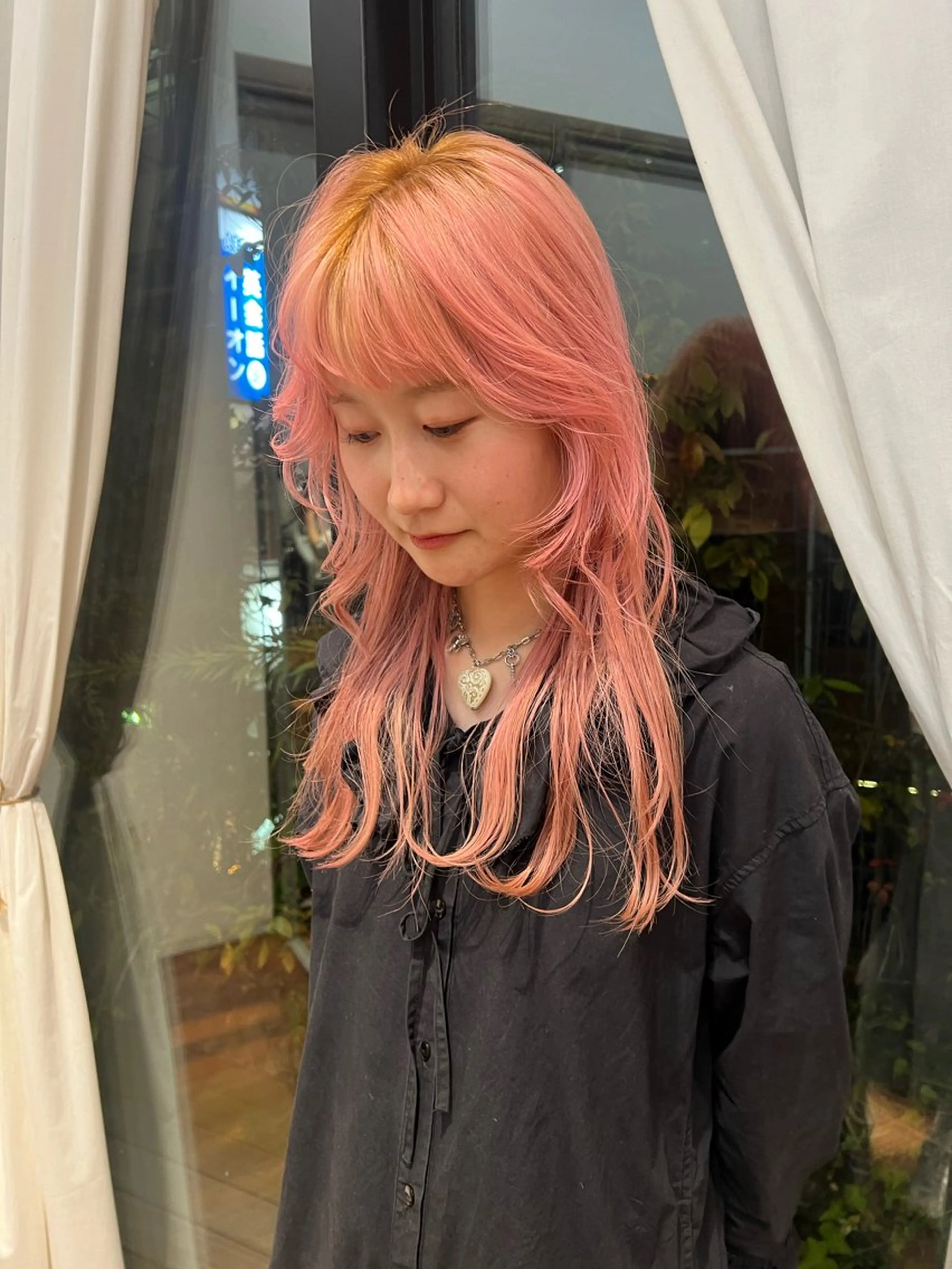 ロング カラー Lin'ne所属・竹内梓／パーマ ／ハイトーンのヘアスタイル