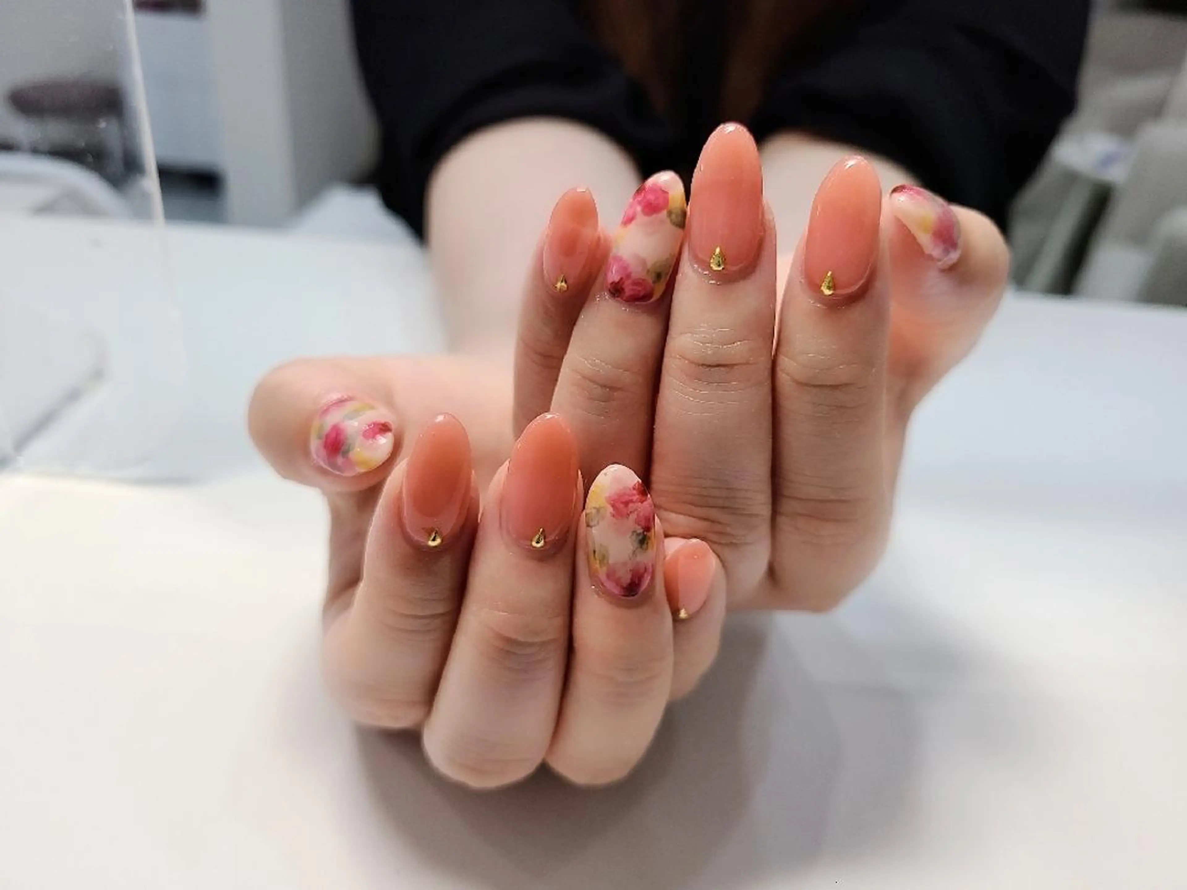 ネイル アートネイル ビーケア自由が丘所属・えみ えみのネイルデザイン