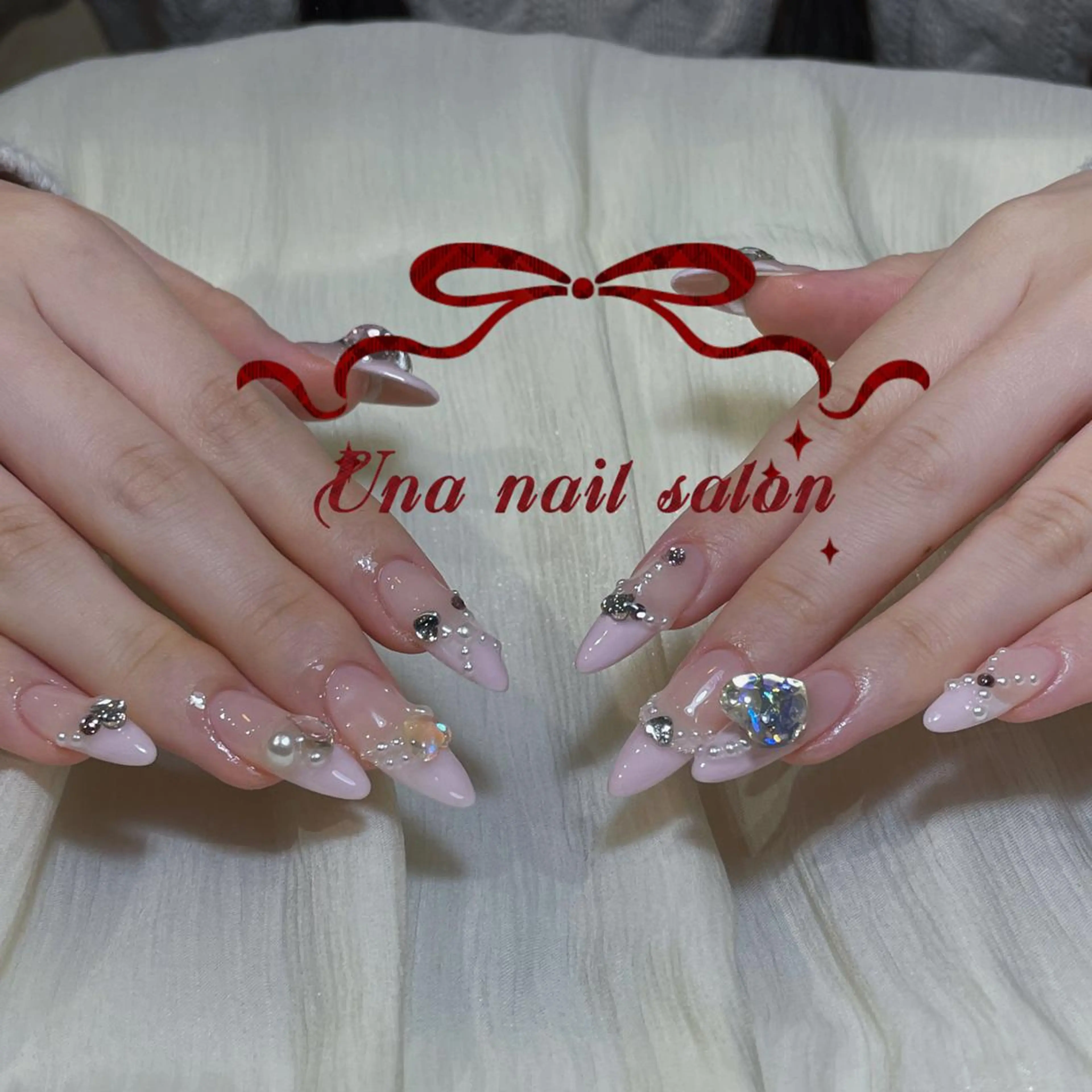 ネイル アートネイル オーロラネイル ガーリー キラキラネイル 韓国ネイル ハンドネイル Una NAILMANAMIのネイルデザイン