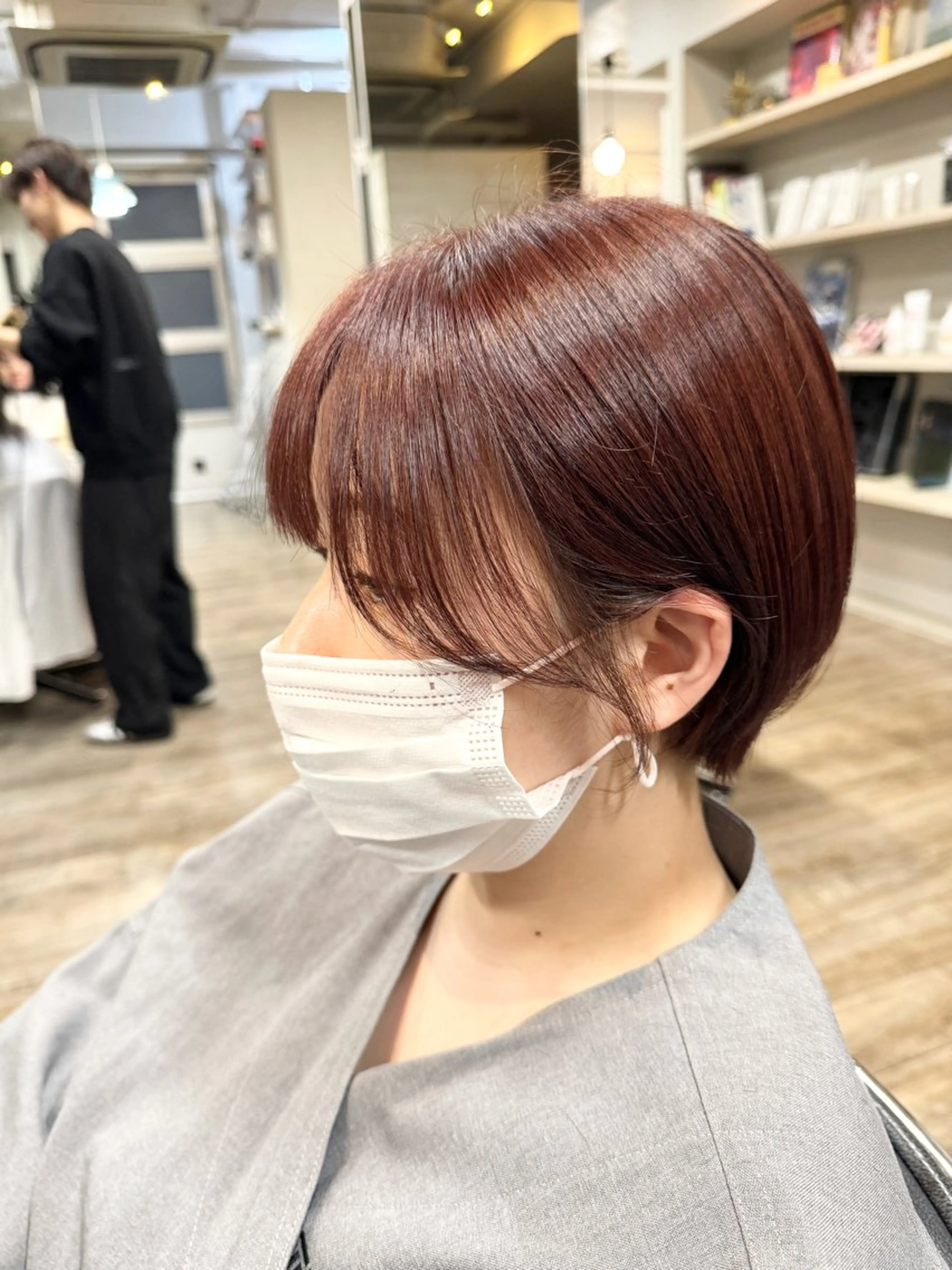 ショート 顔周りカット おくれ毛 ショートヘア MUSEUM 谷平悠兼のヘアスタイル