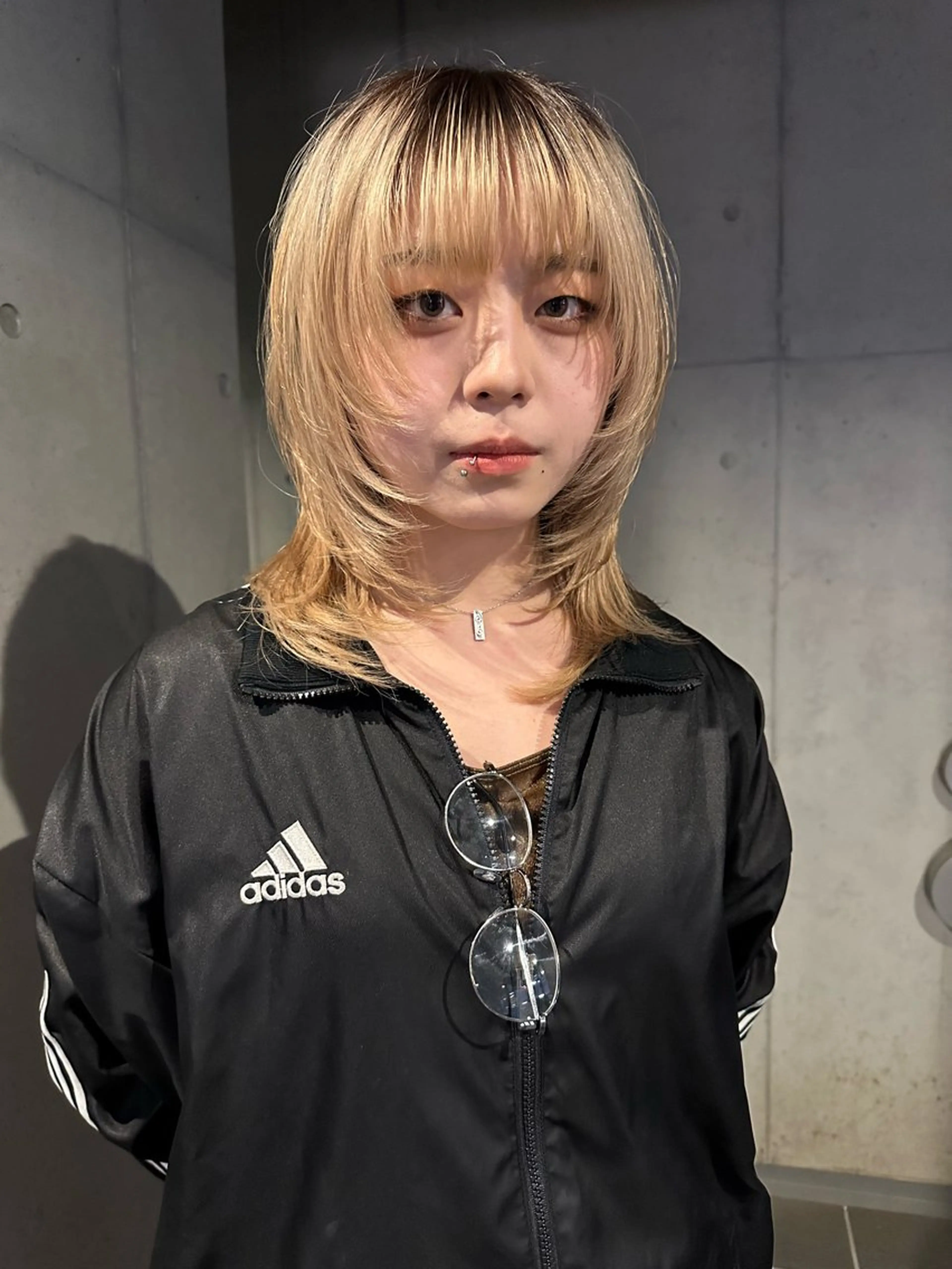 ミディアム カラー ブリーチ ハイトーンカラー ウルフカット カット ヘアカラー 《ウルフ/レイヤー/ 似合わせ》山本祐輔のヘアスタイル