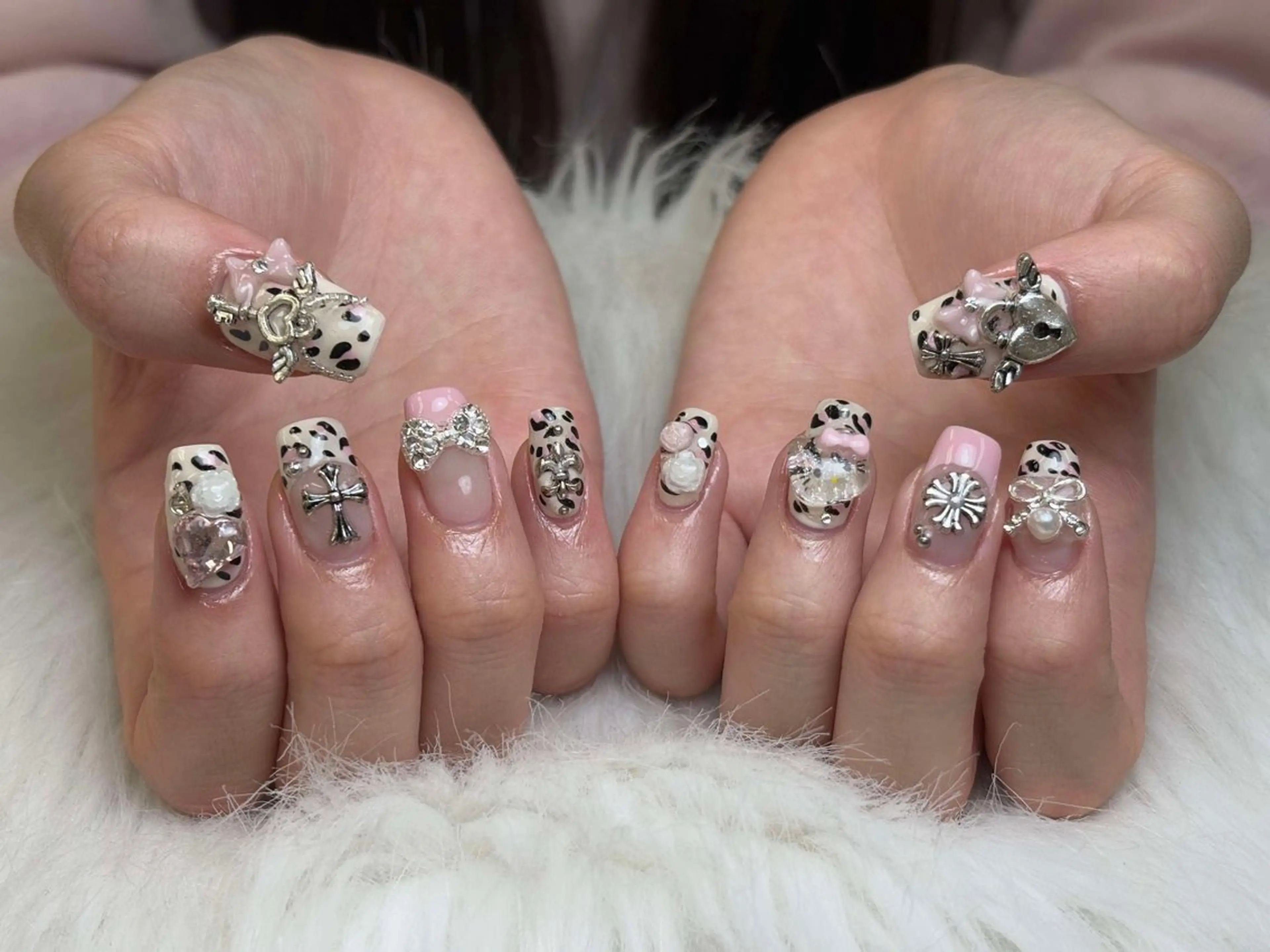 ネイル グラデーション キラキラネイル ワンカラーネイル 冬ネイル Jenn Nail Salonのネイルデザイン