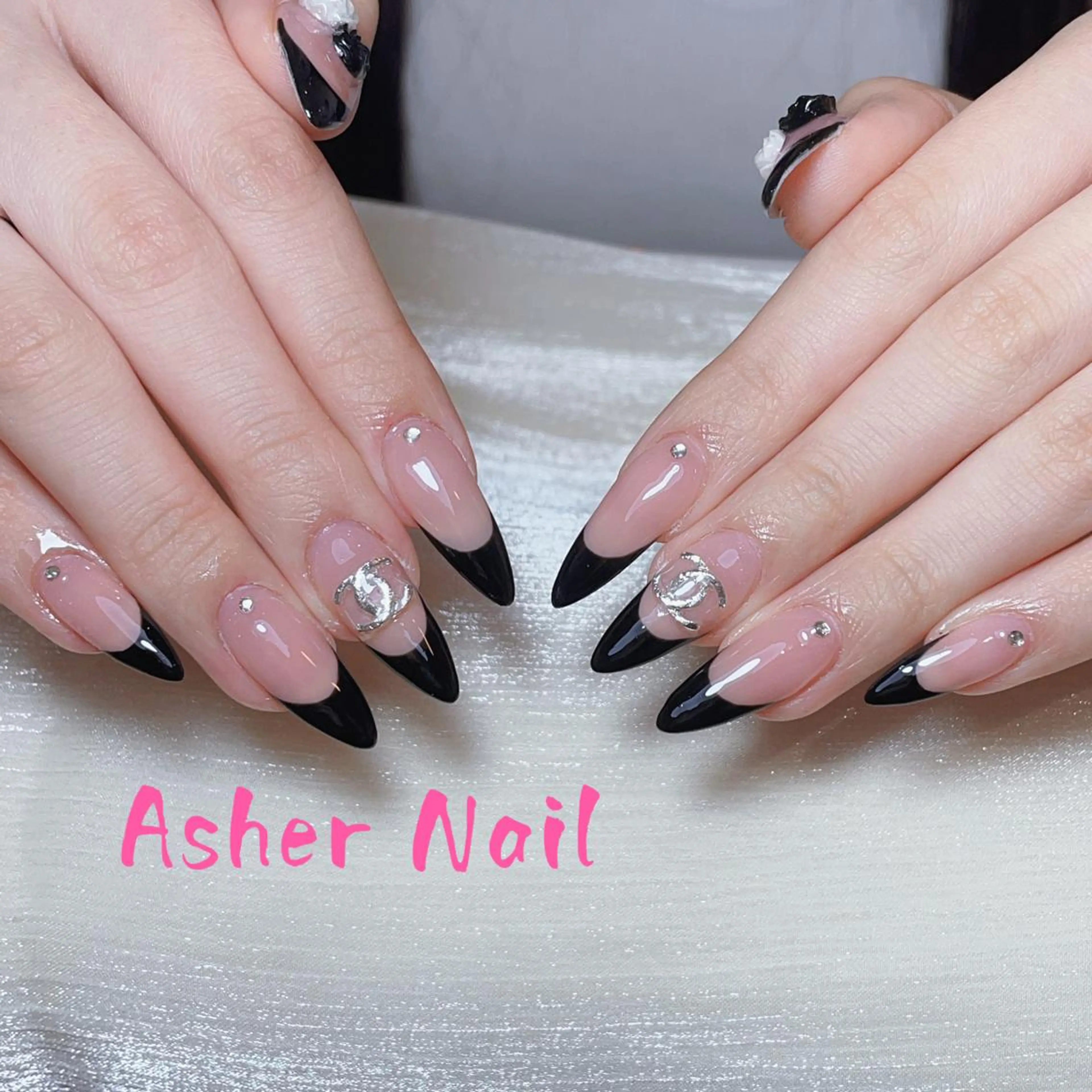 ネイル キラキラネイル 韓国ネイル マグネットネイル マットネイル 持ち込み ハンドネイル ハンドケア Mio ⛱のネイルデザイン