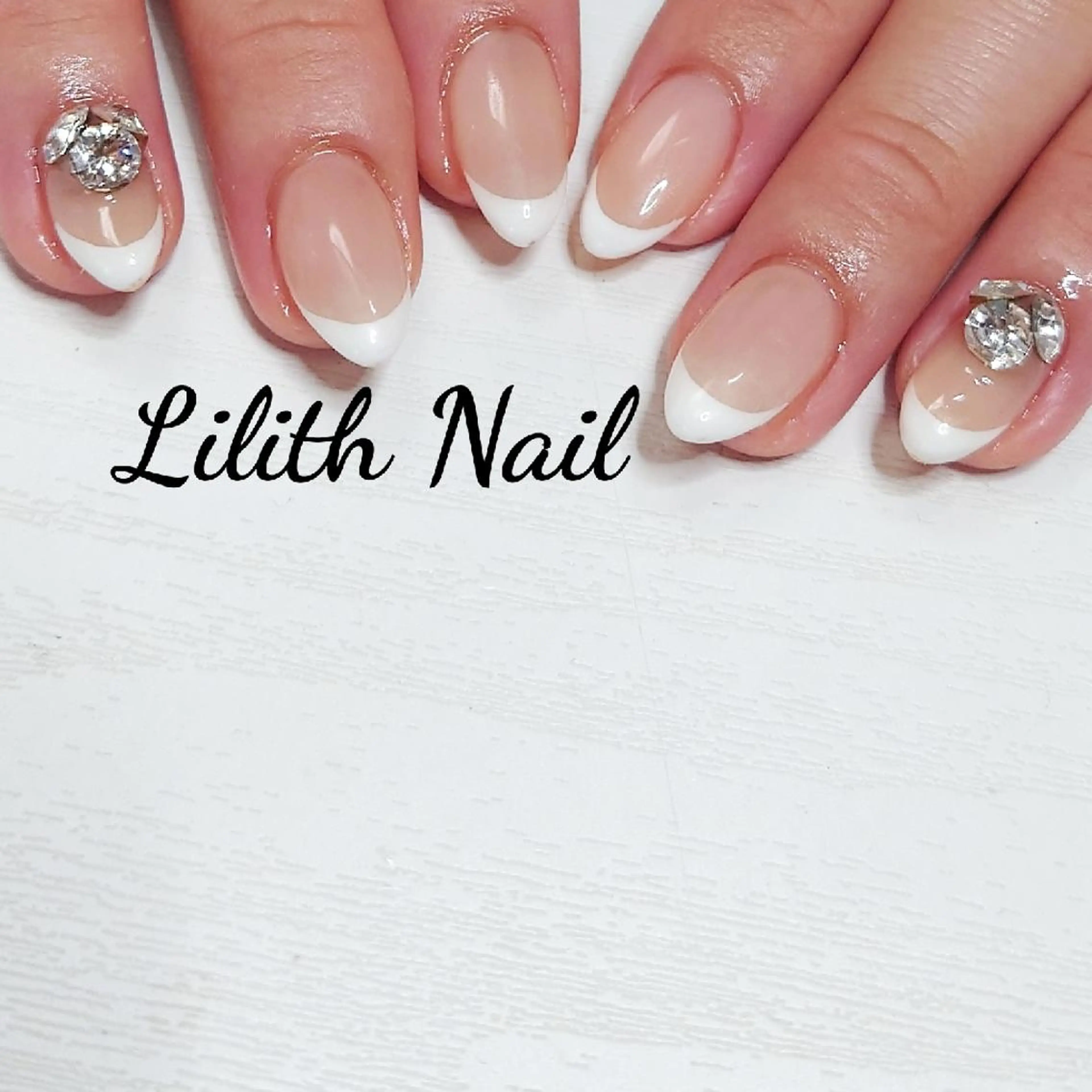 ネイル アートネイル ストーンネイル ハンドネイル Lilith Nailのネイルデザイン