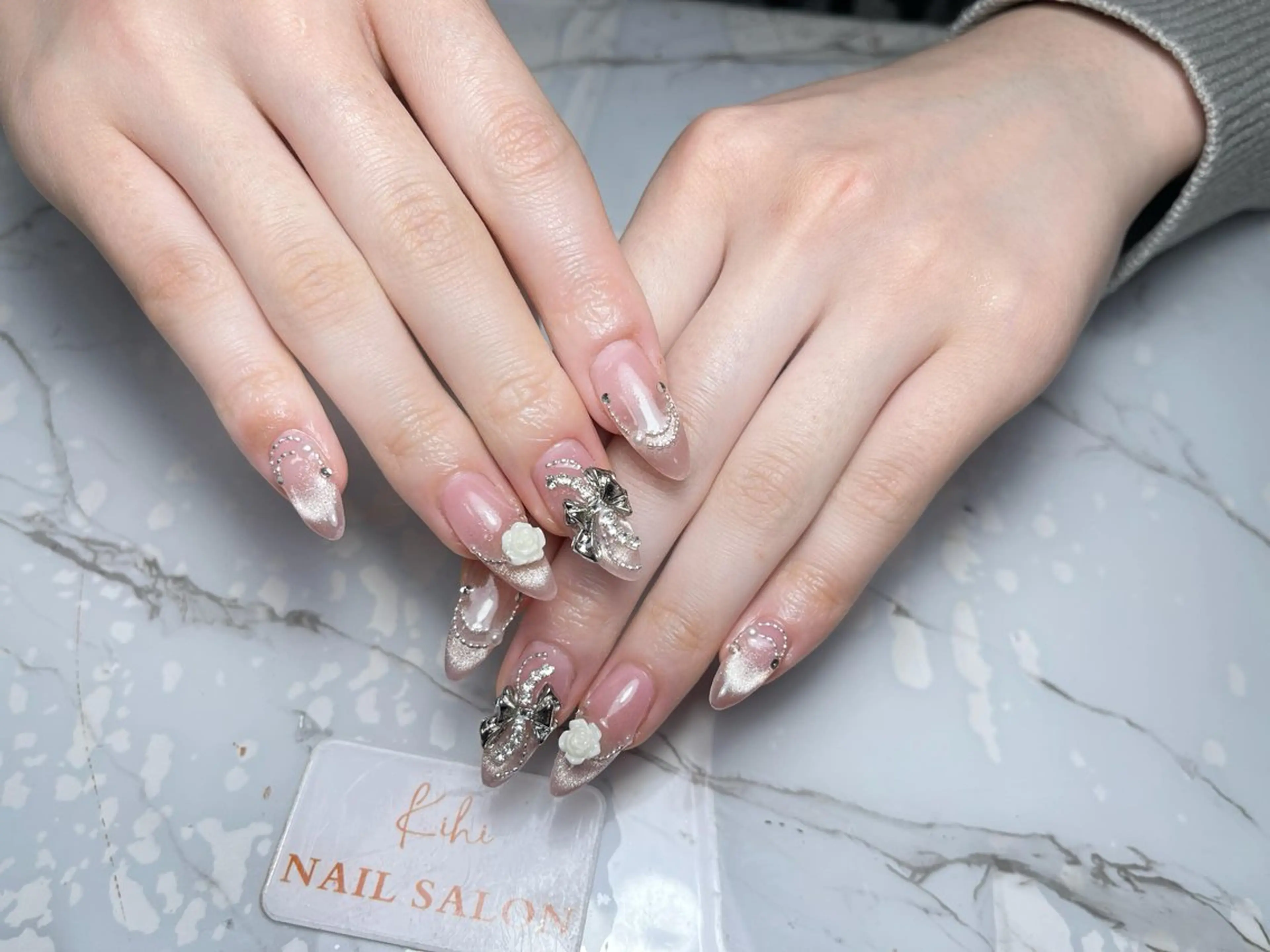 ネイル アートネイル フレンチネイル ジェルネイル グラデーション 韓国ネイル ハンドネイル 💕鈴木ユリ パラジェル/オフ無料のネイルデザイン