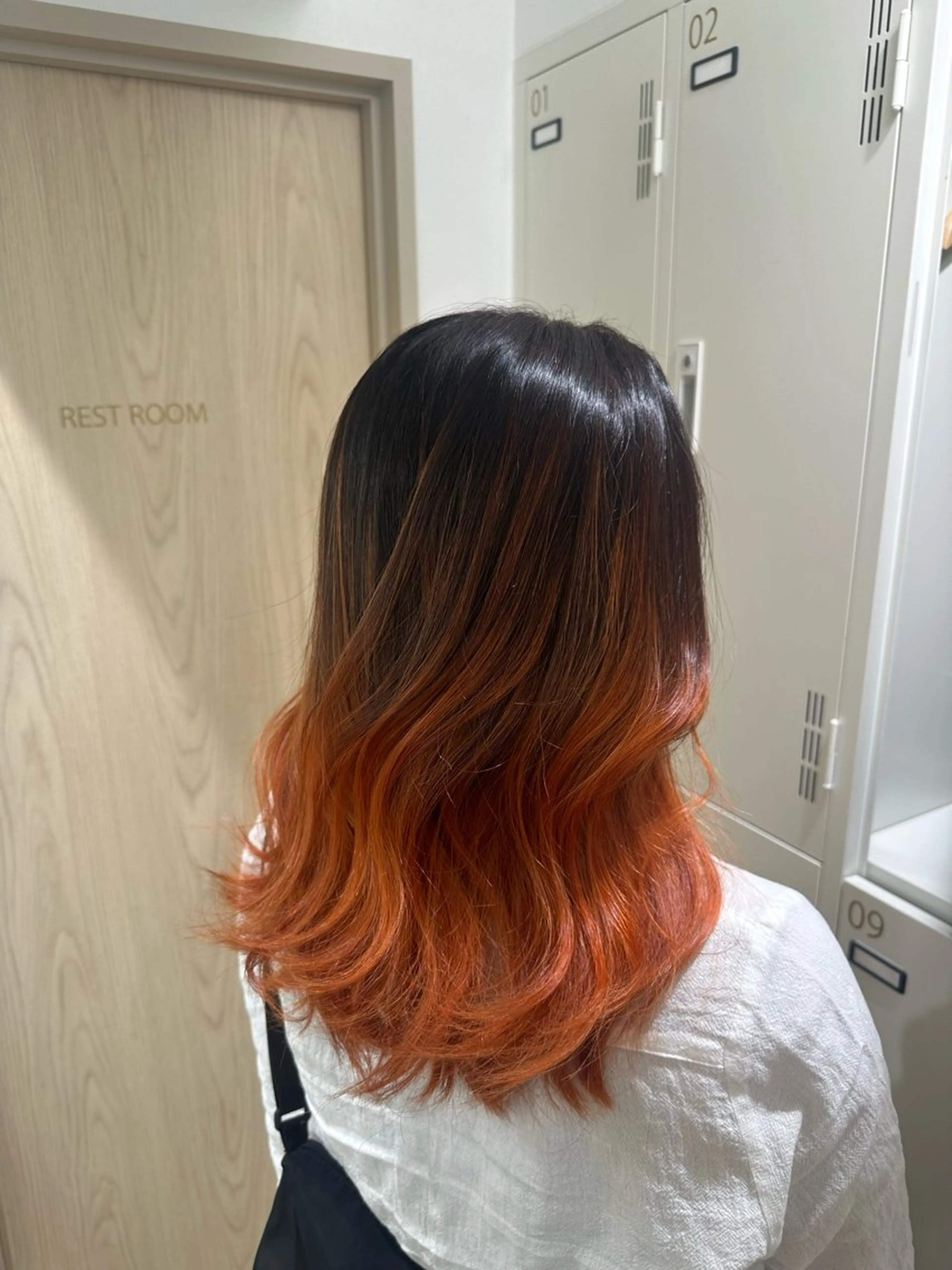 セミロング ハイライト レイヤーカット 久枝 世愛のヘアスタイル