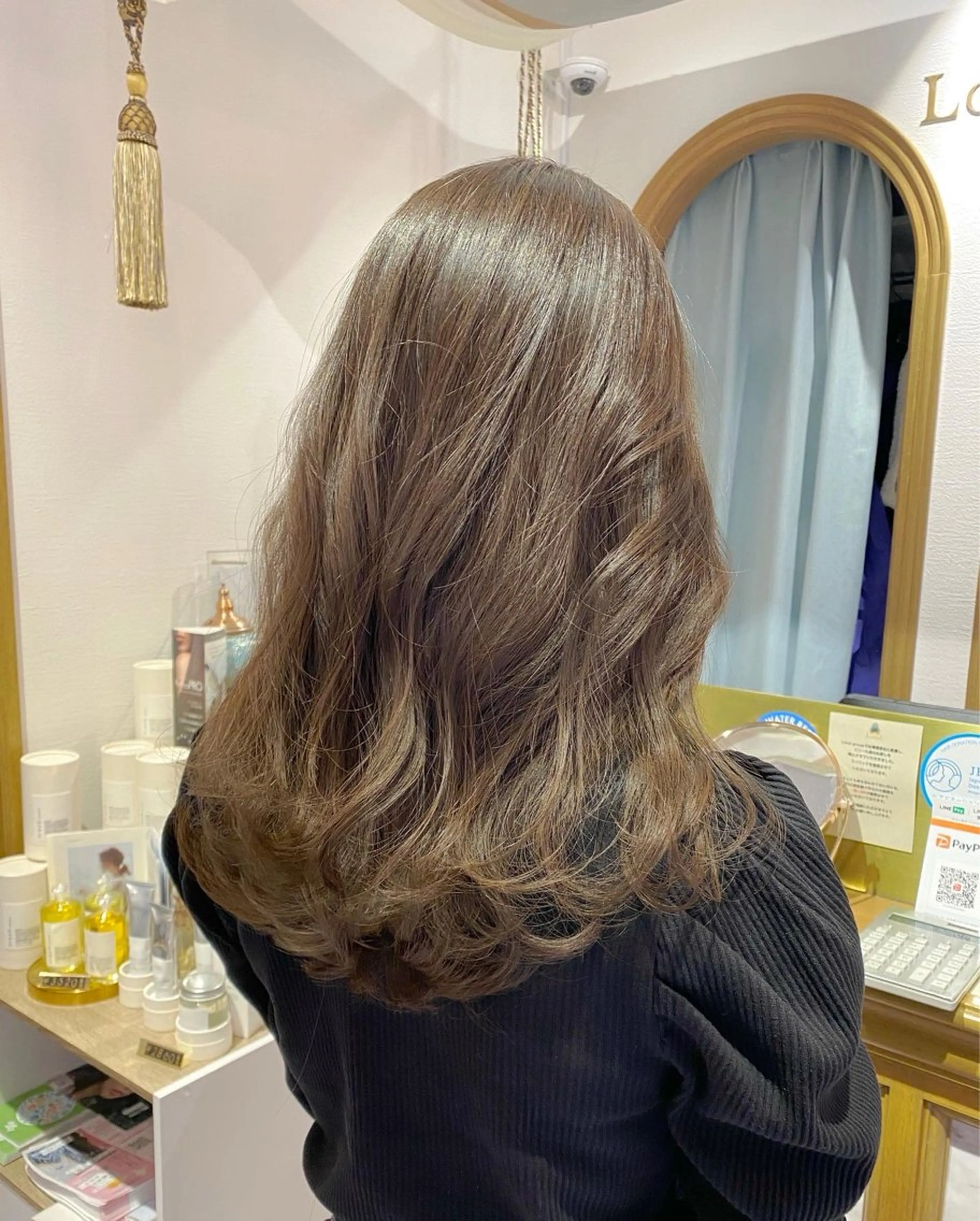 ミディアム カラー カット ヘアカラー トリートメント レイヤーカット /透明感カラー西田のヘアスタイル