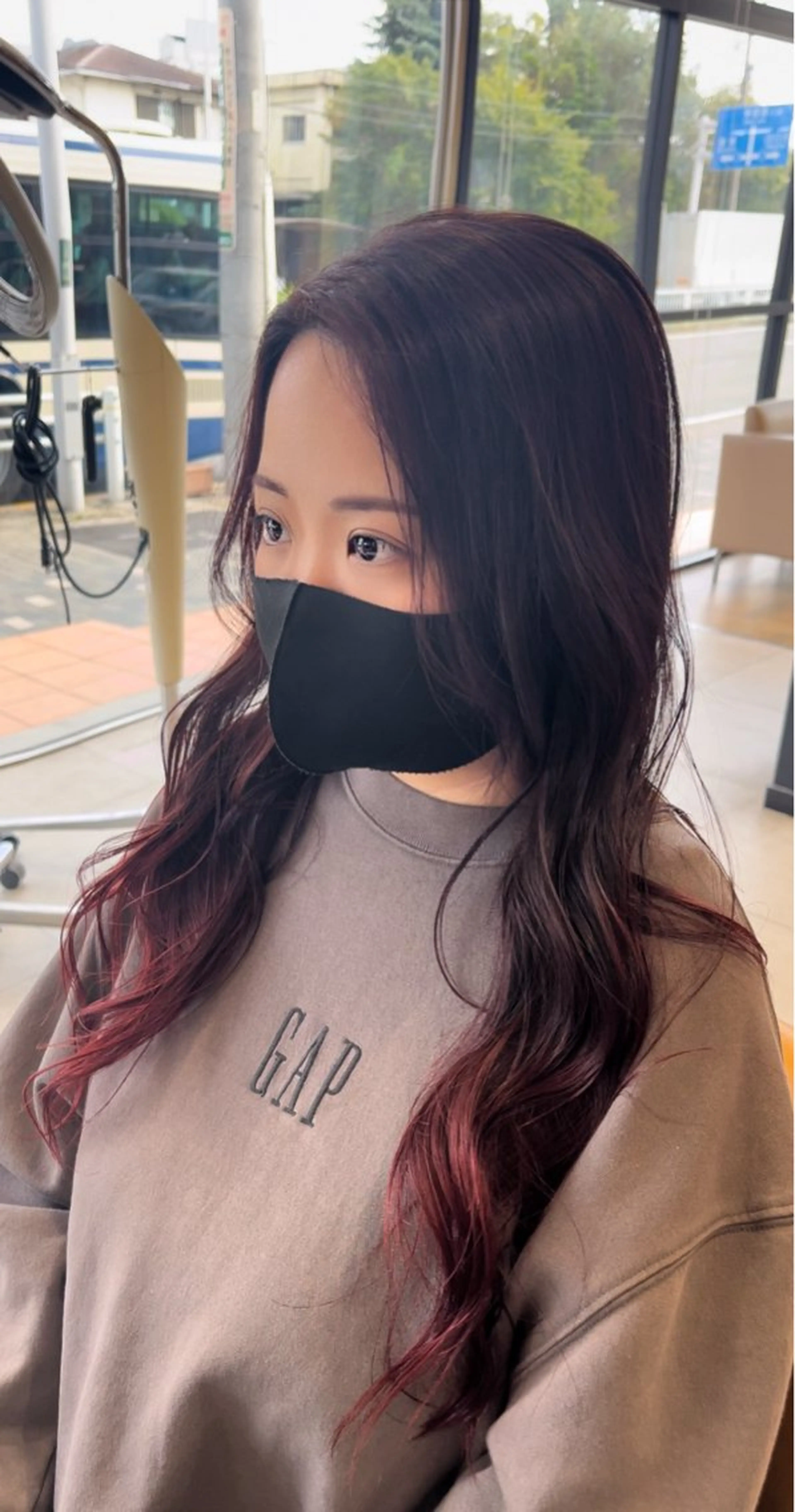 ロング カラー グラデーションカラー レッドカラー レイヤーカット ラブーケ中川中島店 クラタチカコのヘアスタイル