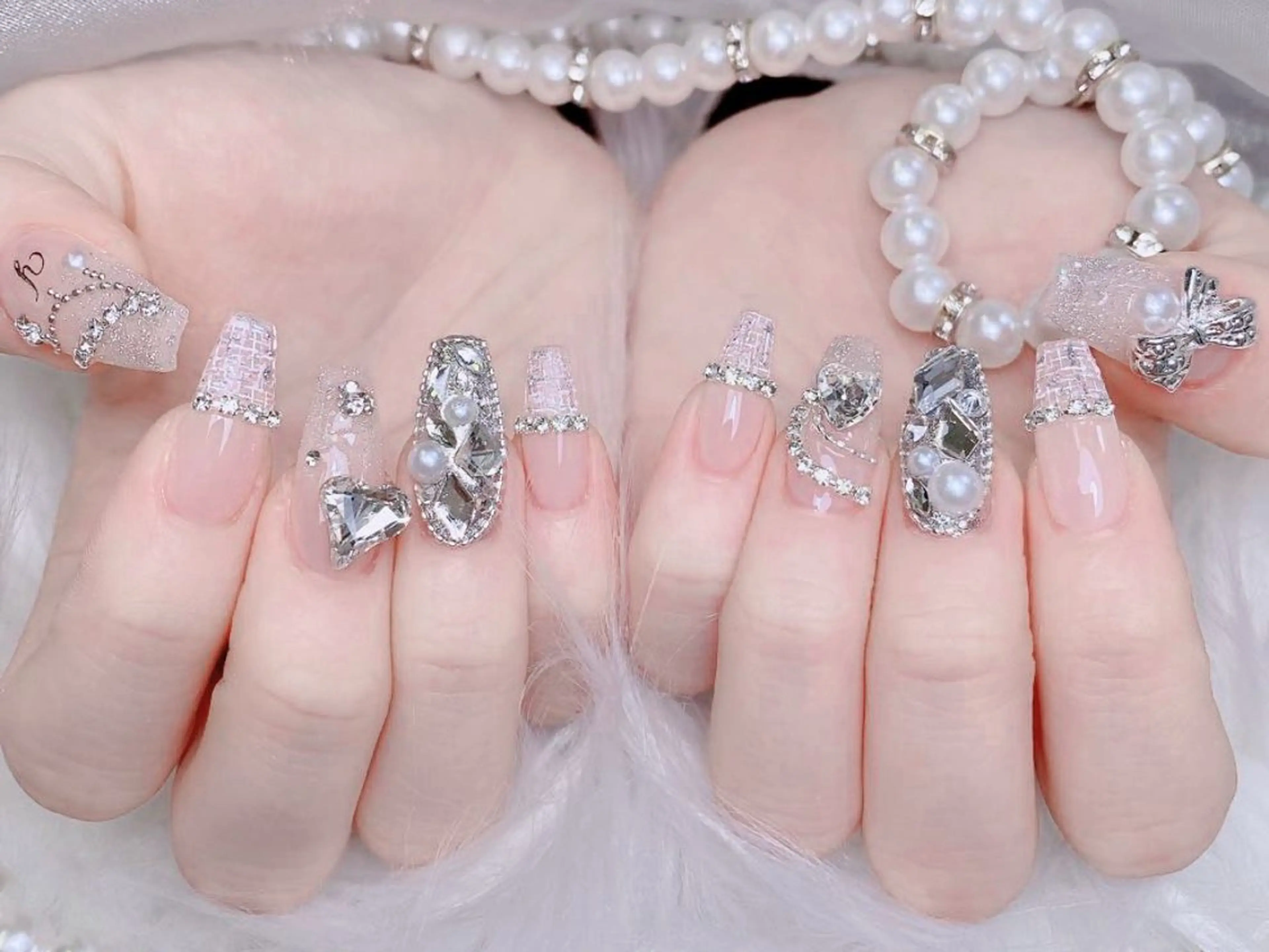 ネイル 成人式 ジェルネイル ロングネイル マグネットネイル ミディアムネイル ハンドネイル MoMoA Nail ネイル長さ出し専門店のネイルデザイン