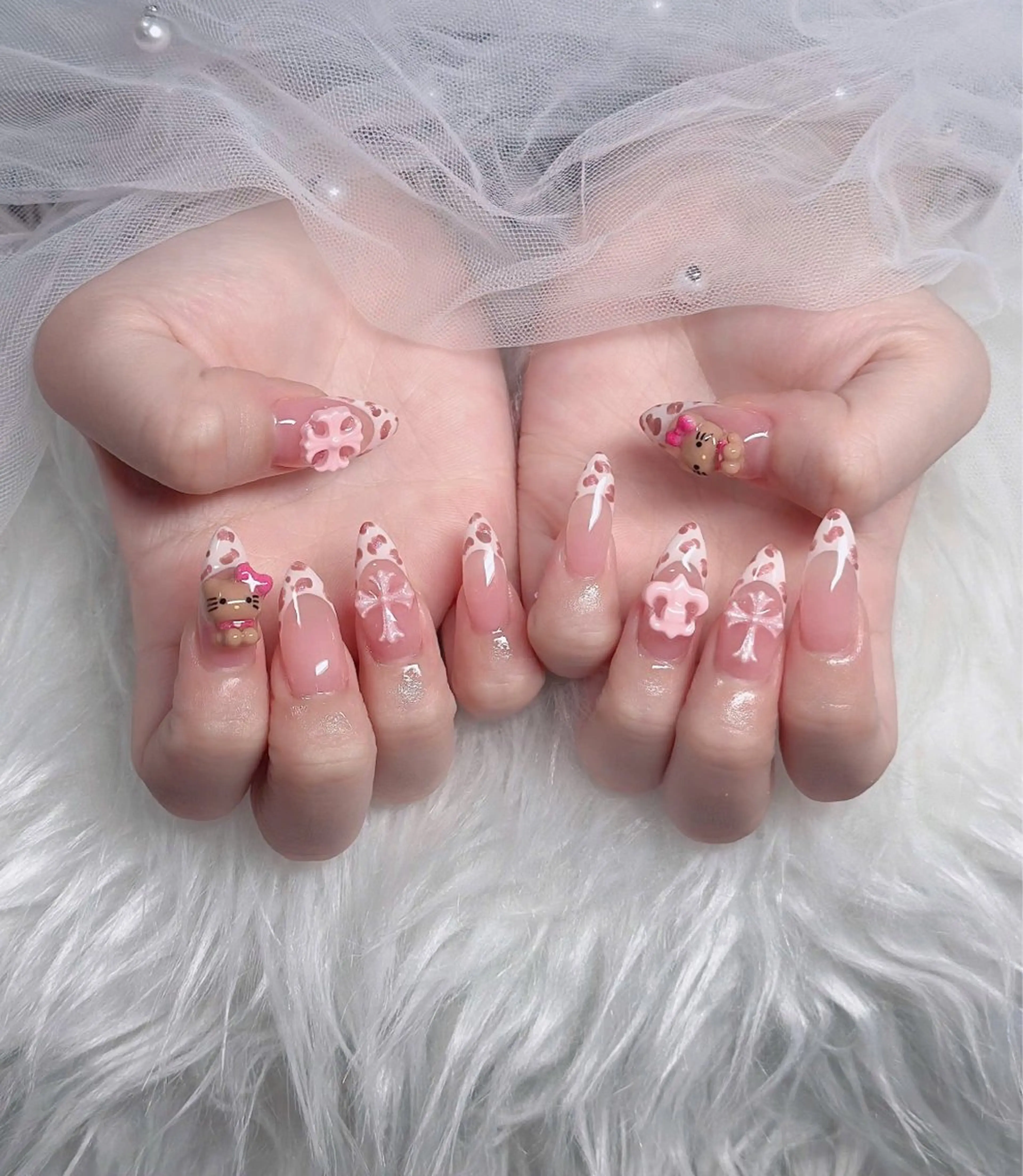 ネイル オーロラネイル フレンチネイル ジェルネイル ハロウィン キラキラネイル H.baby Nail Salonのネイルデザイン