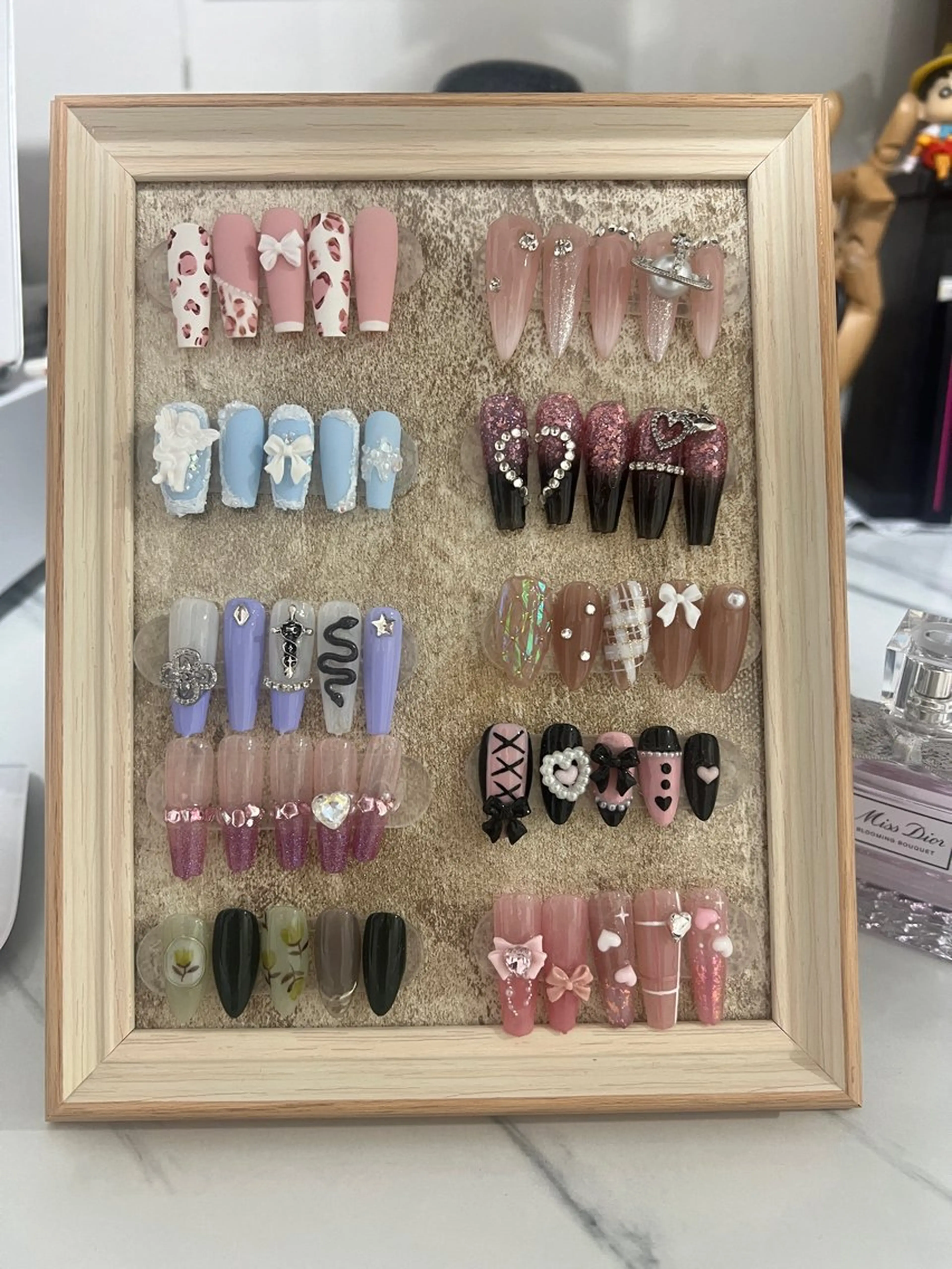 ネイル 長さ出し専門店 上野店サロンのネイルデザイン