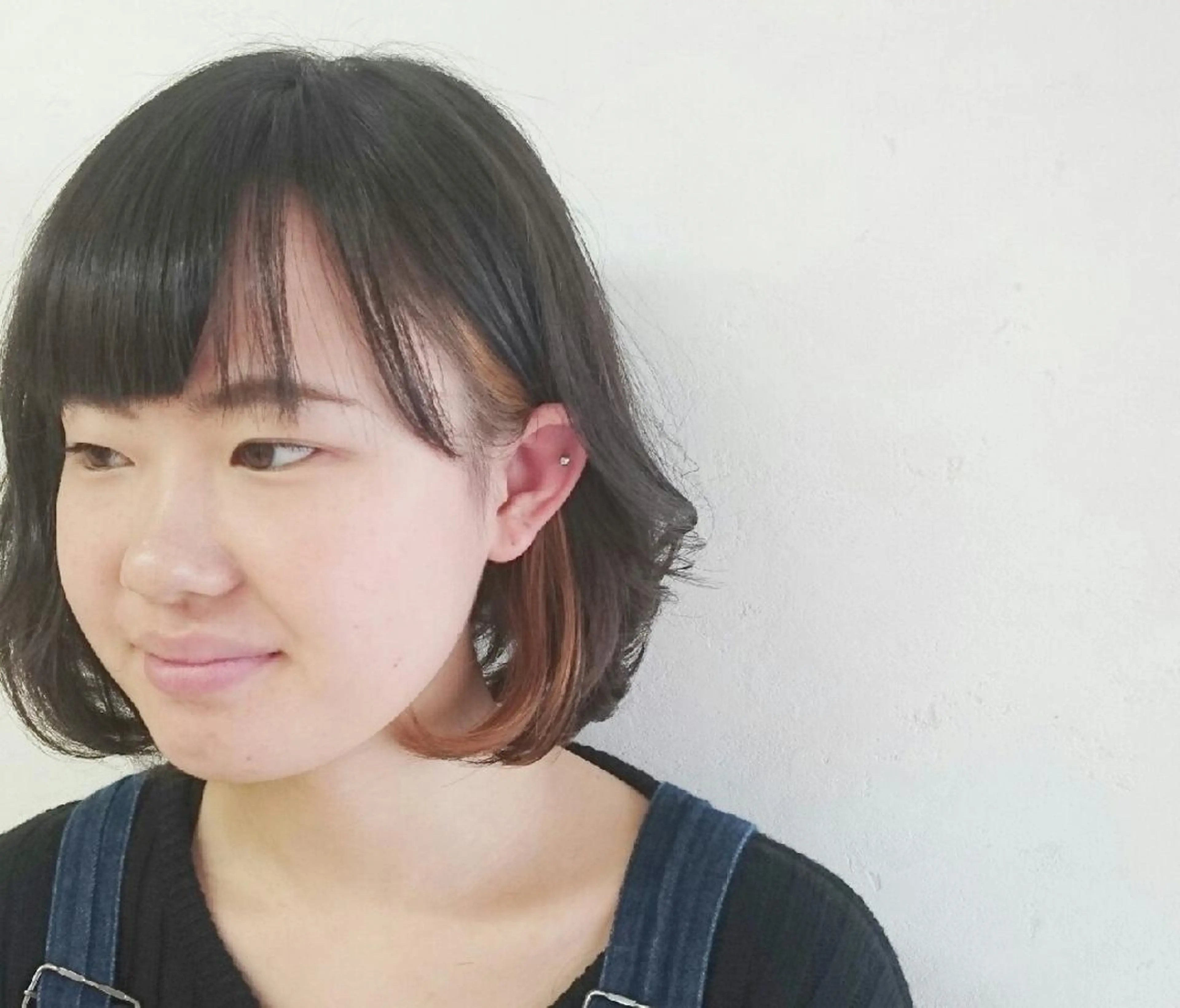 ショート カラー インナーカラー 透明感ハイライト◎ 伊藤夏海のヘアスタイル