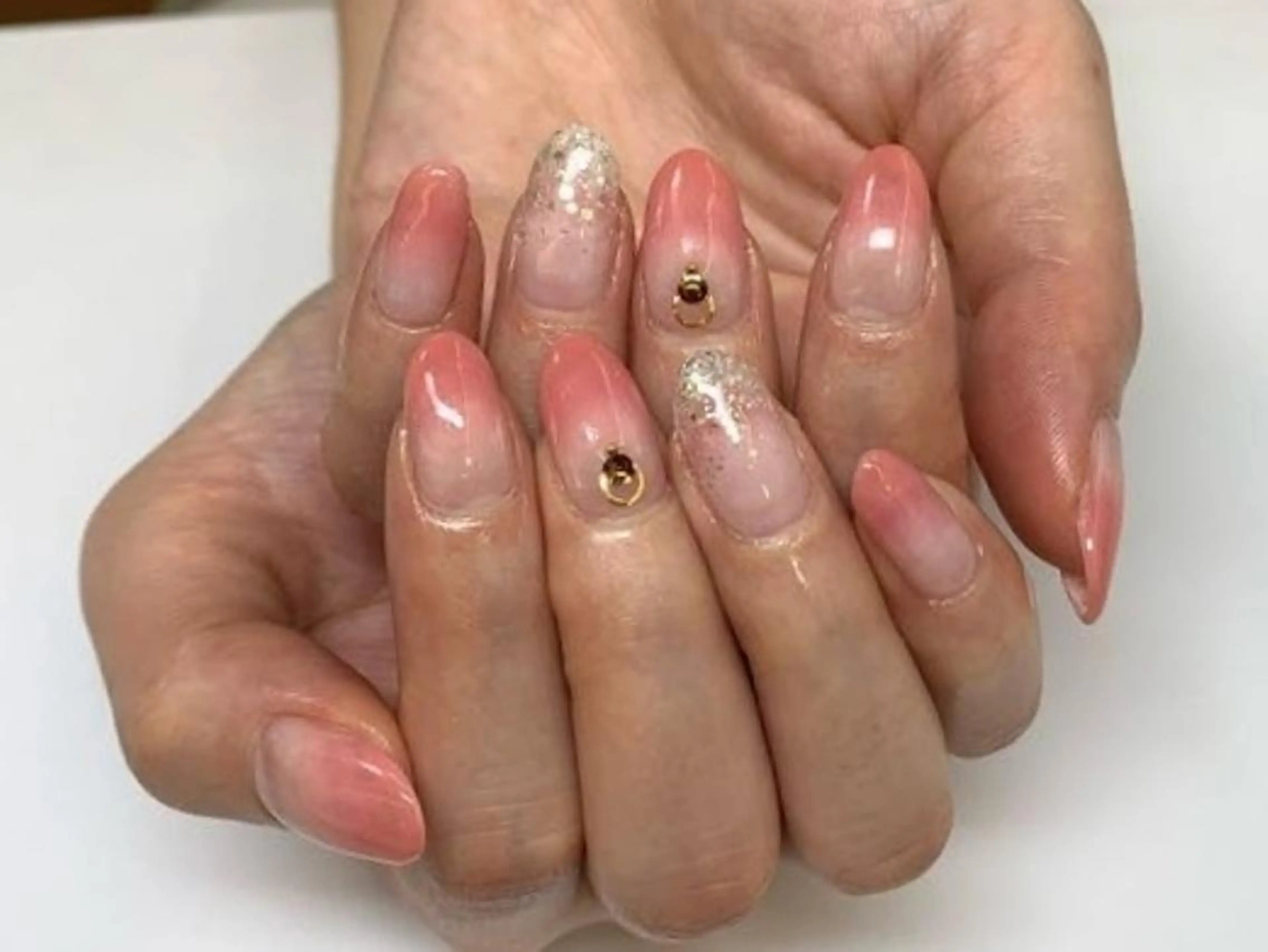 ネイル ストーンネイル ハンドネイル candy nail所属・早川 理沙のネイルデザイン