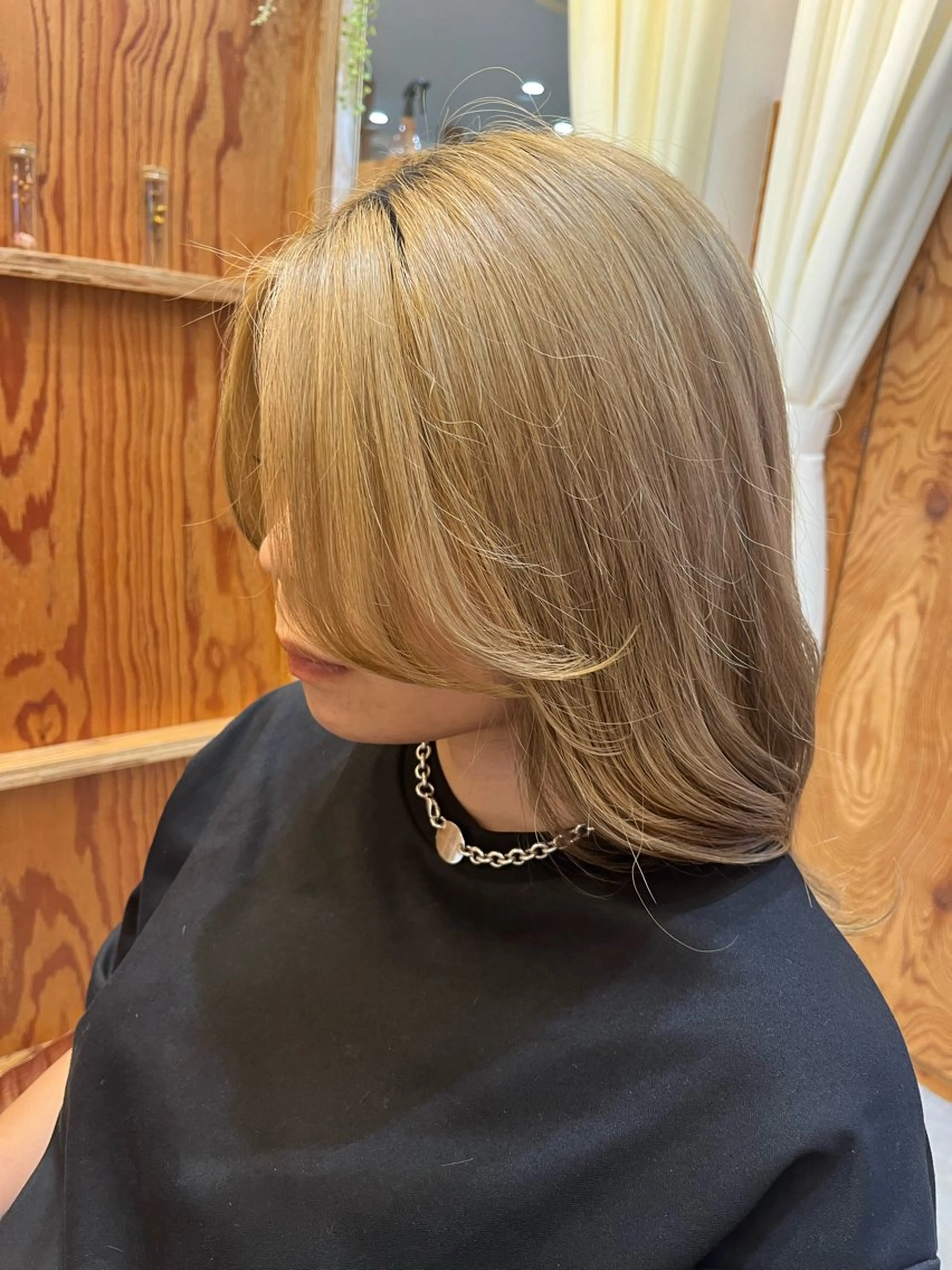 セミロング 星野 美紅のヘアスタイル