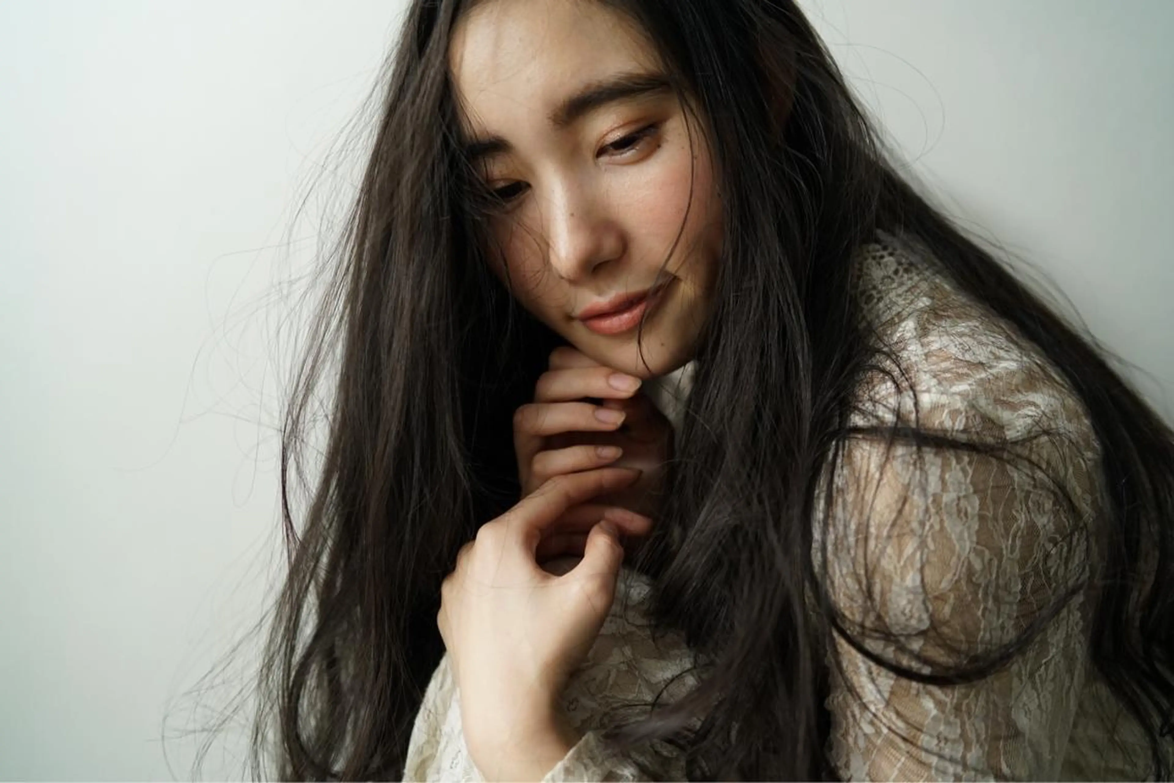 ロング カット Asti blanche所属・ブリーチなしWカラー /地毛風/小林凪沙のヘアスタイル