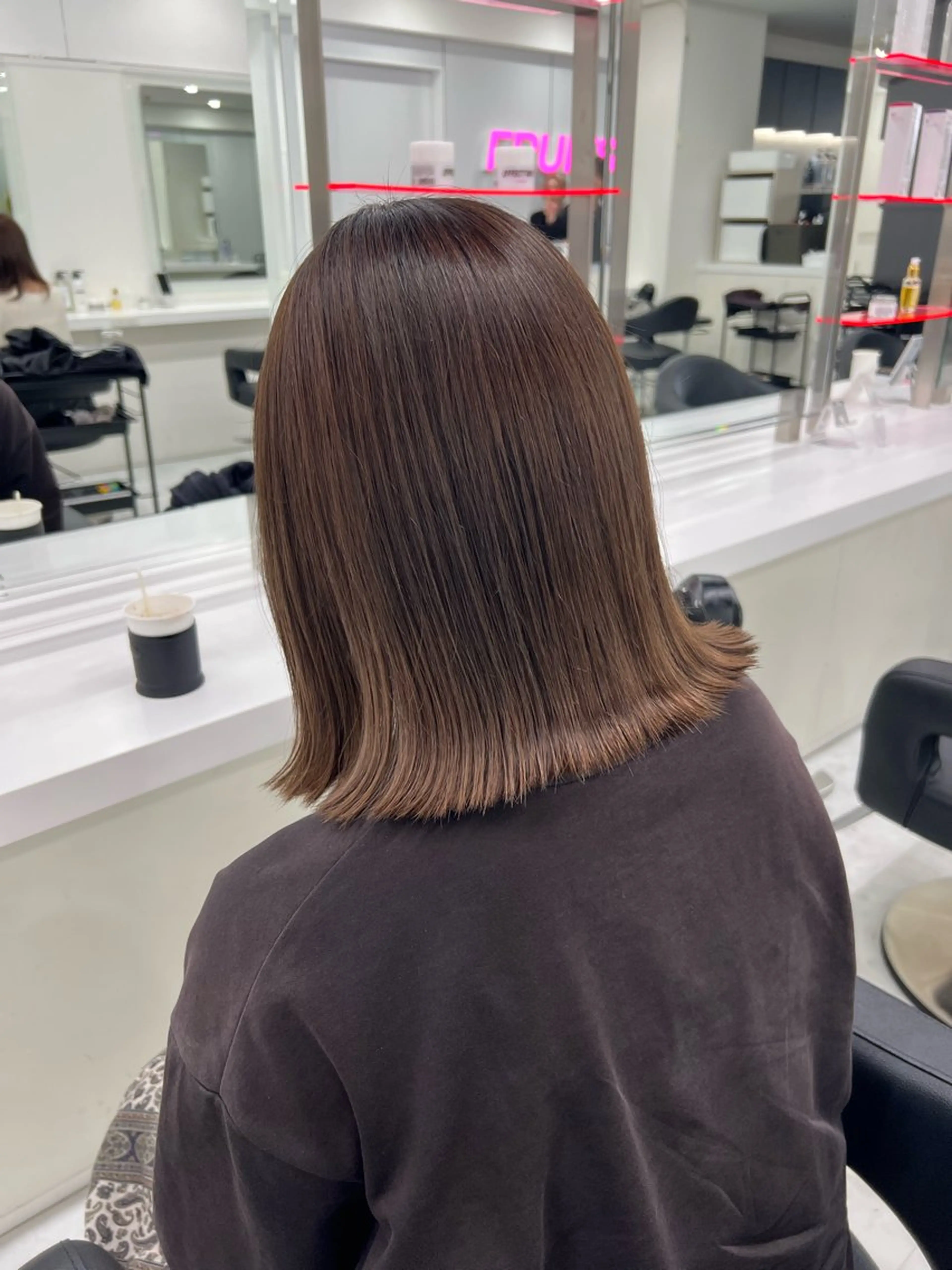 ショート カラー オリーブカラー🫒 レイヤーカット✂︎のヘアスタイル