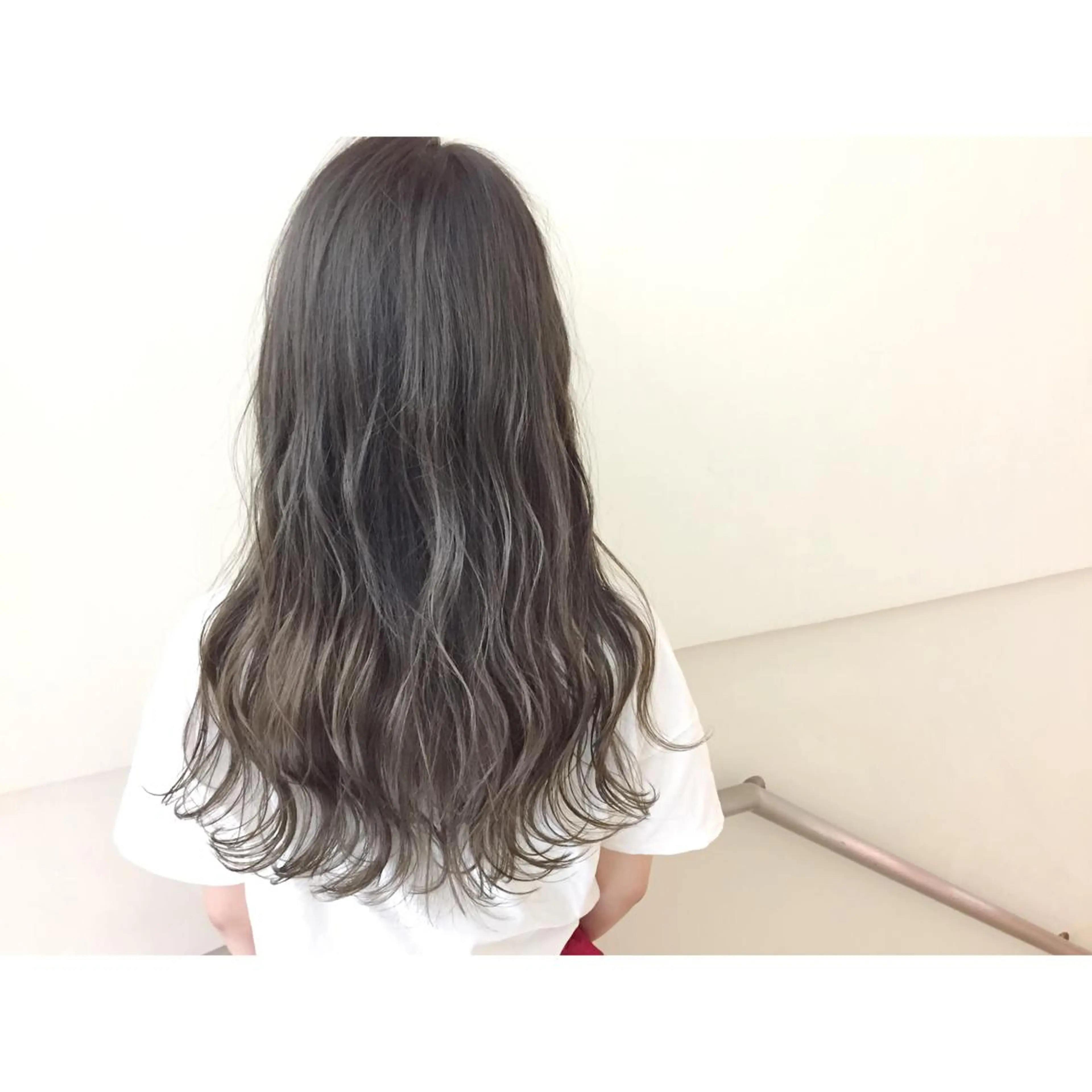 ロング カラー 加藤 利基のヘアスタイル