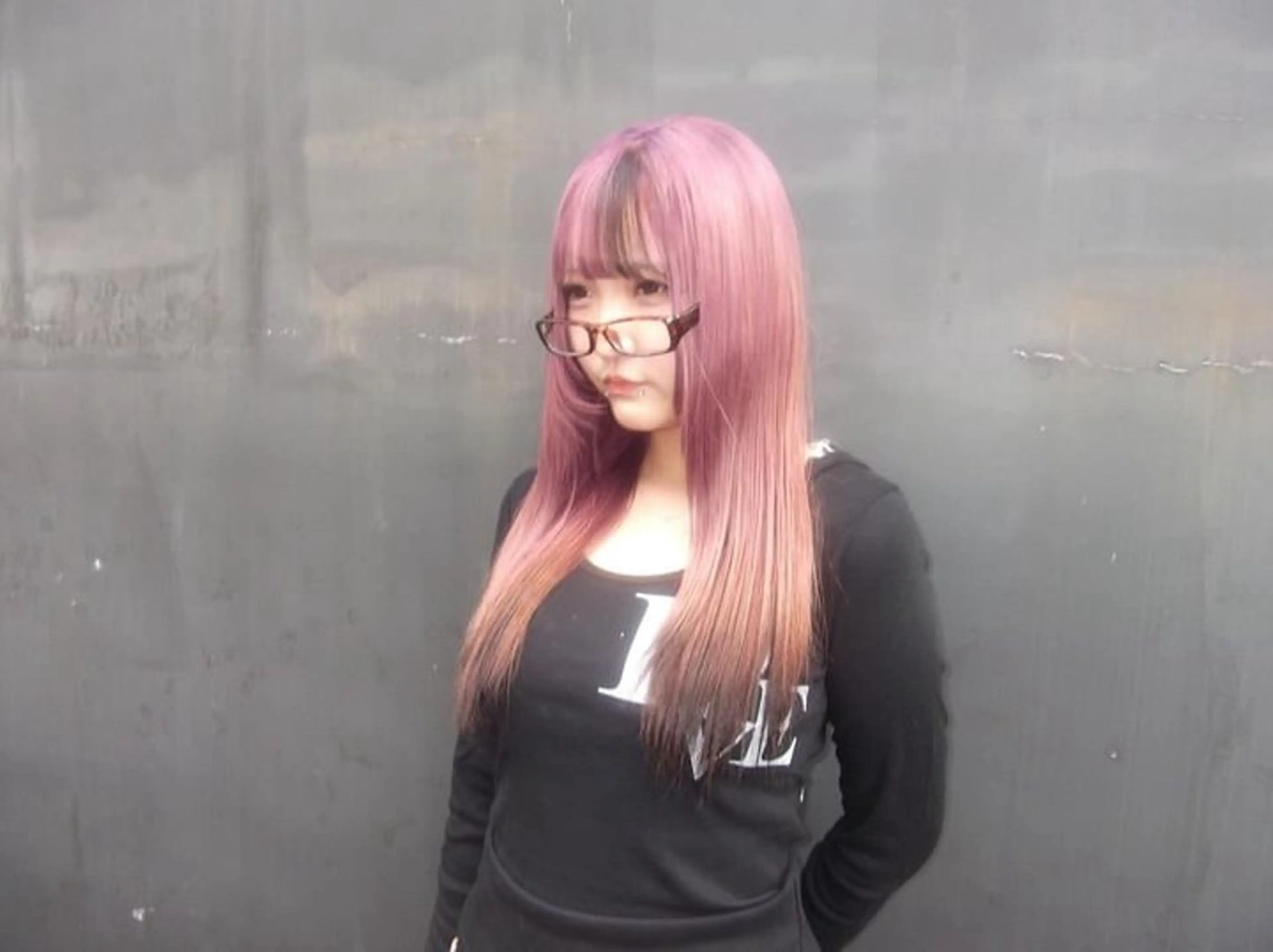 ロング カラー AIRA/ブリーチ /透明感カラーのヘアスタイル