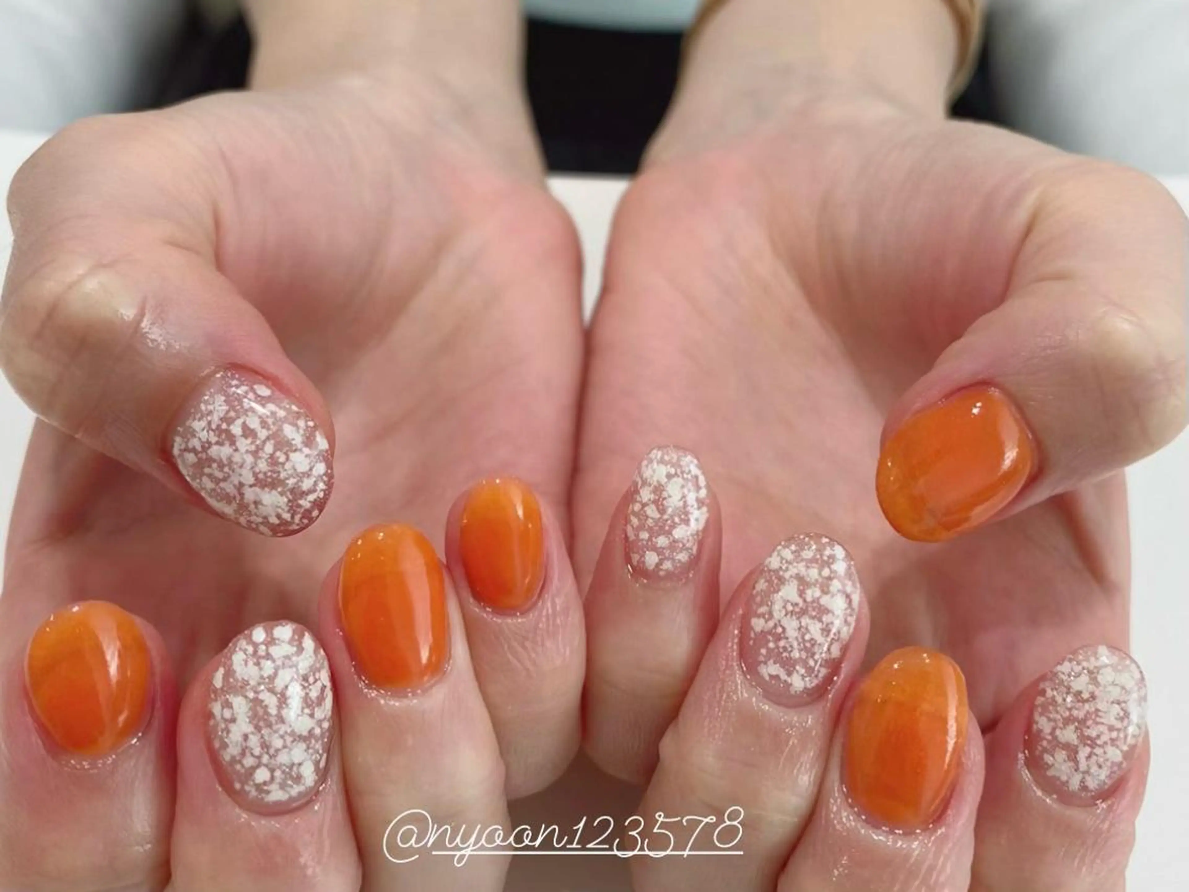 ショート キッズ ネイル マツエク・マツパ アイブロウ 眉カラー パリジェンヌラッシュリフト 一重×まつ毛パーマ ワンホンマツエク エクステ ハンドネイル 13日3980円‼️ マグもデザインも◎のネイルデザイン